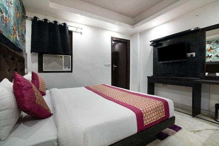 Shiva International Near By Igi Airport *
