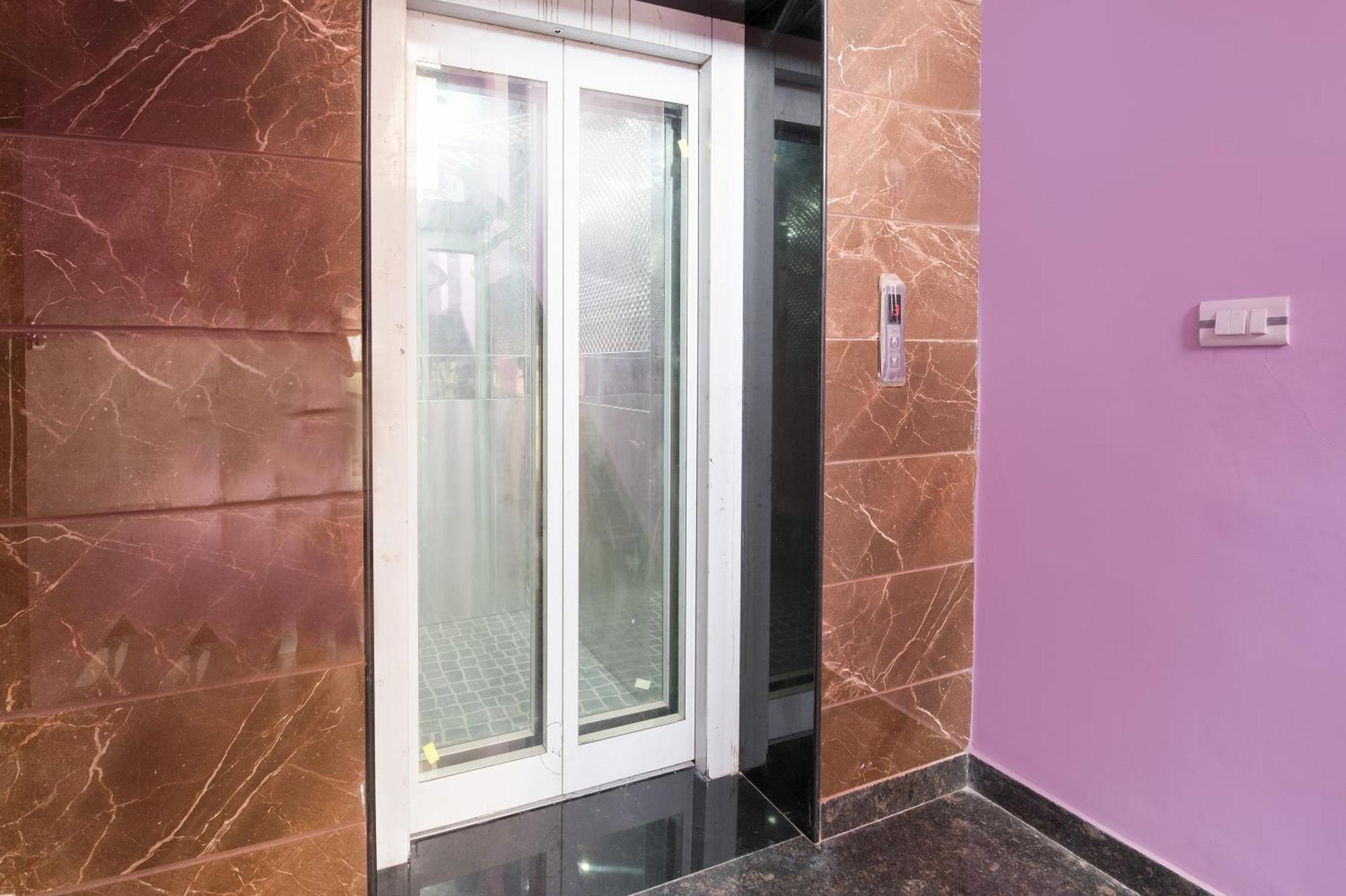 Hotel O Kanchan Near Palam Metro Station Nova Deli