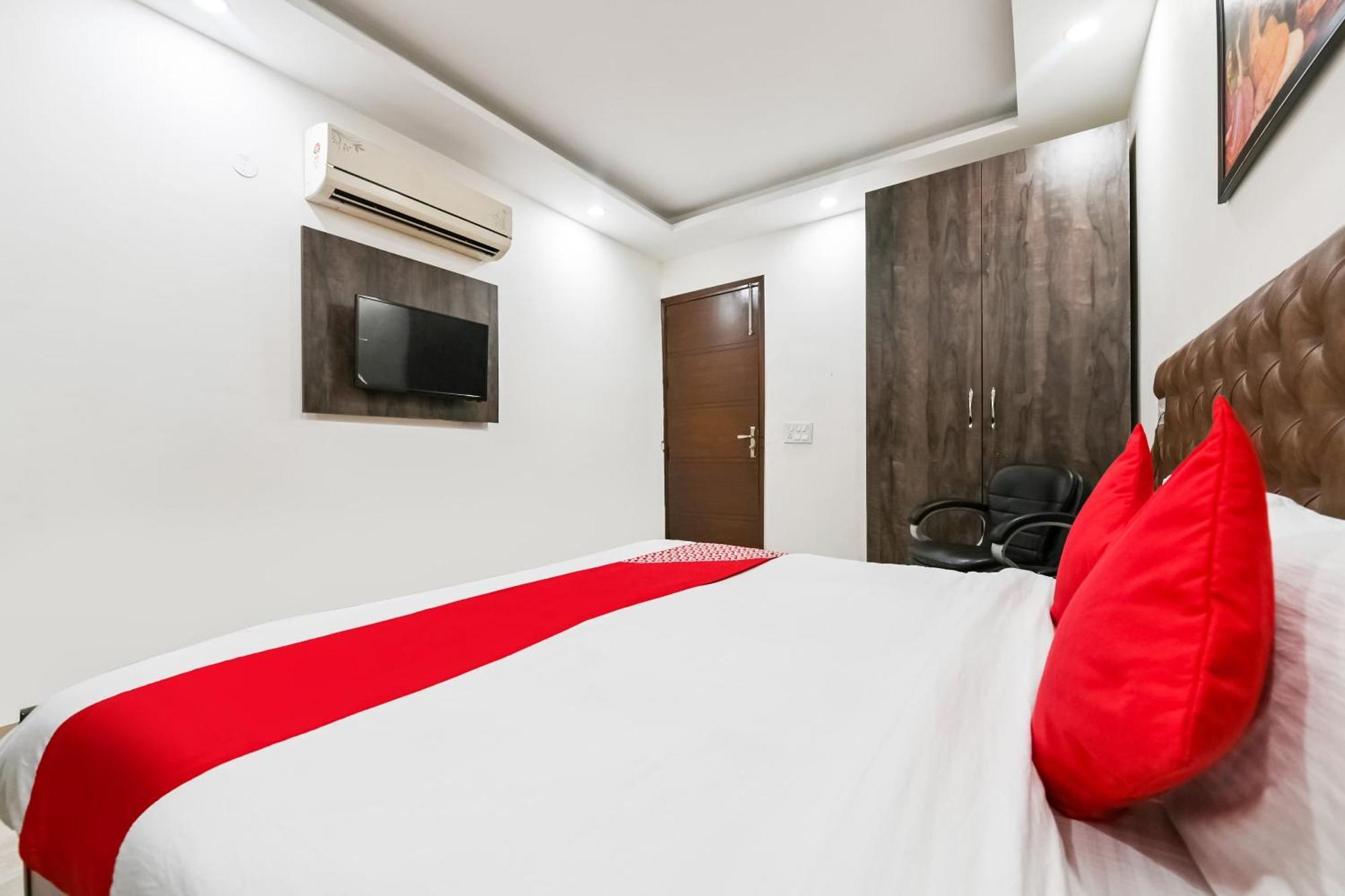 Hotel O Premium Chhatarpur 3*