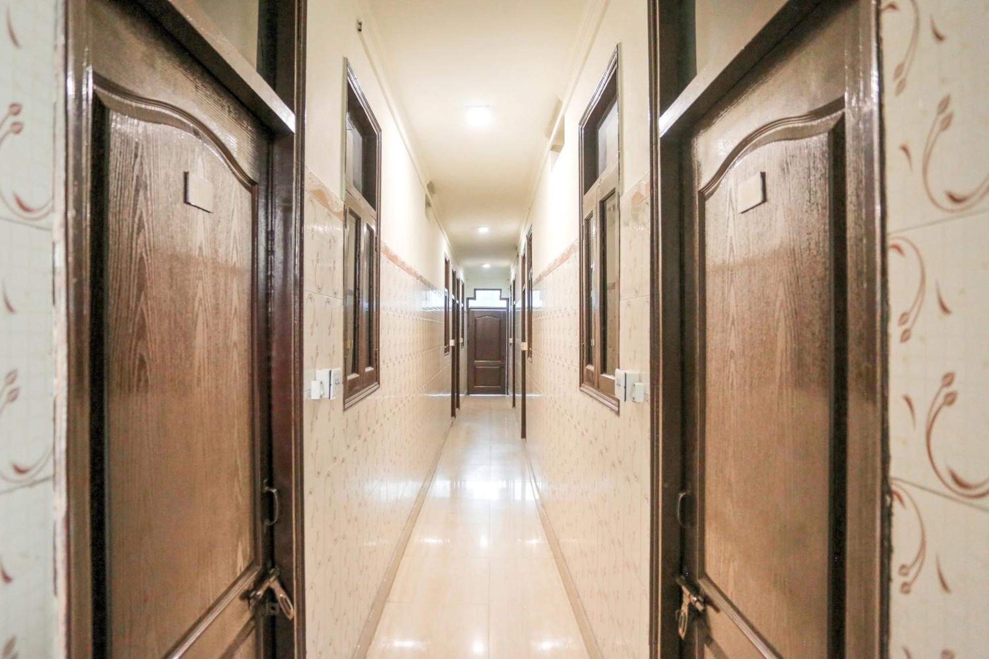 O Shri Sai Hotel