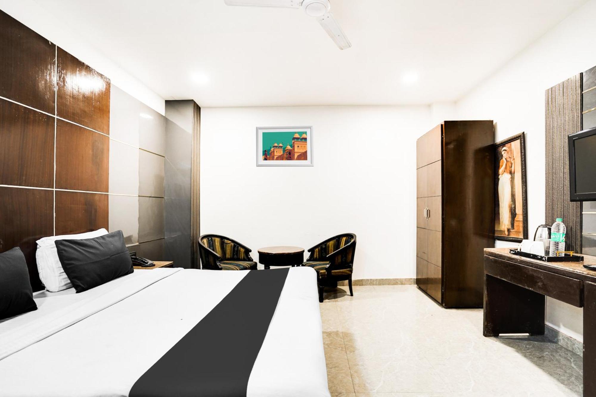 Hotel O Grand Peepal 4*