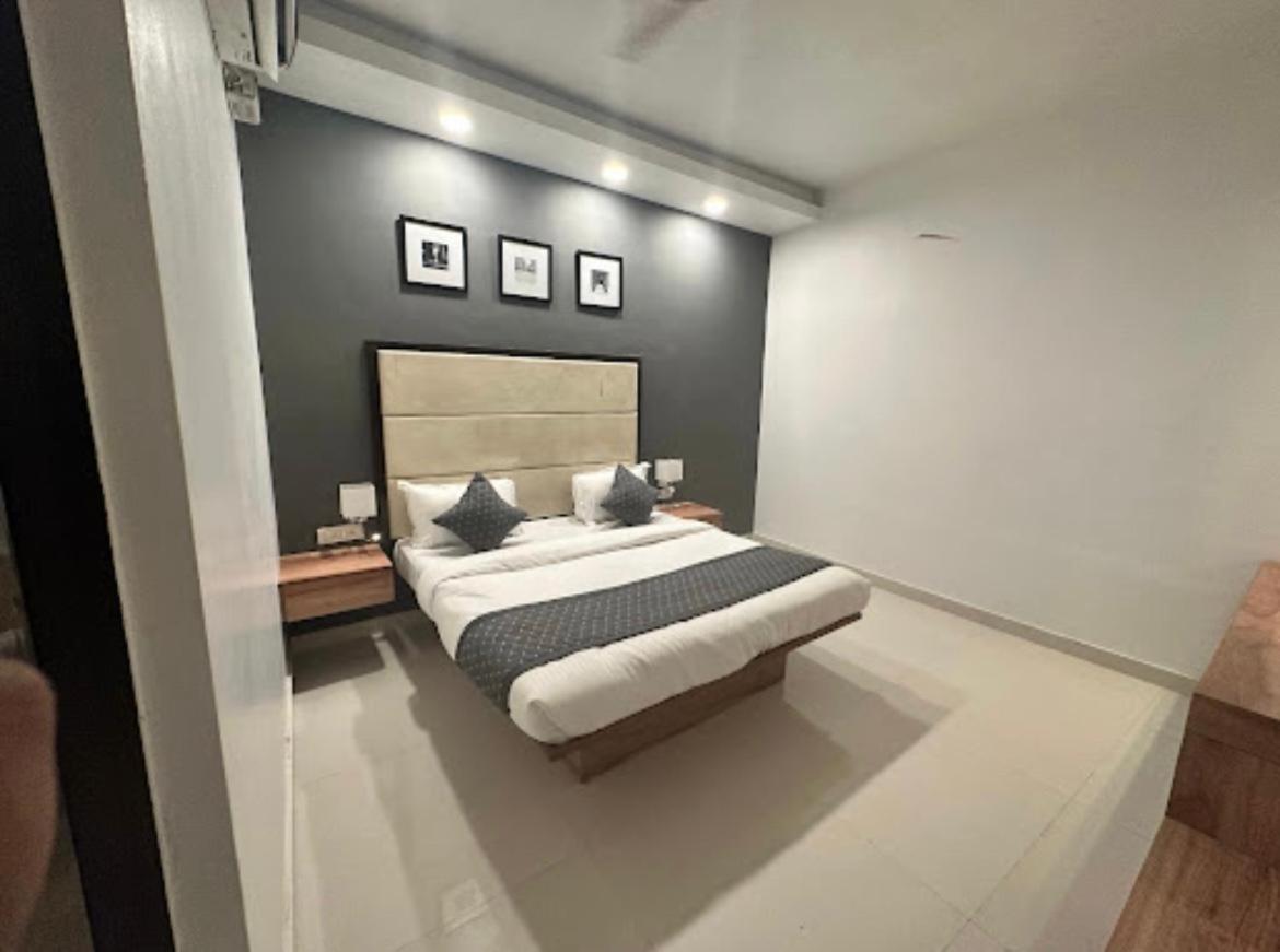 Hotel Bloom - National Highway- 8, Mahipalpur 3*