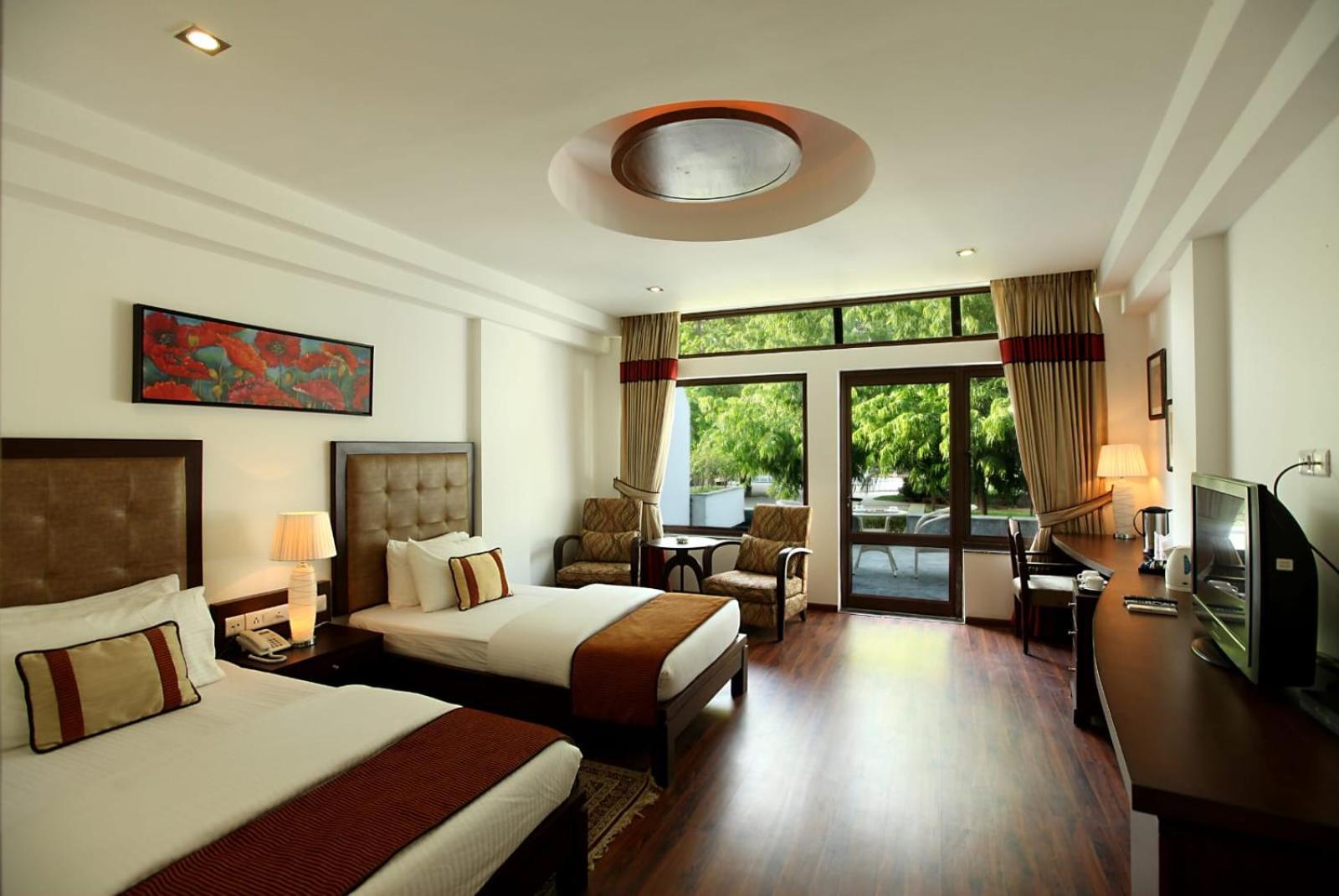 Hotel Oxmo Delhi Airport
