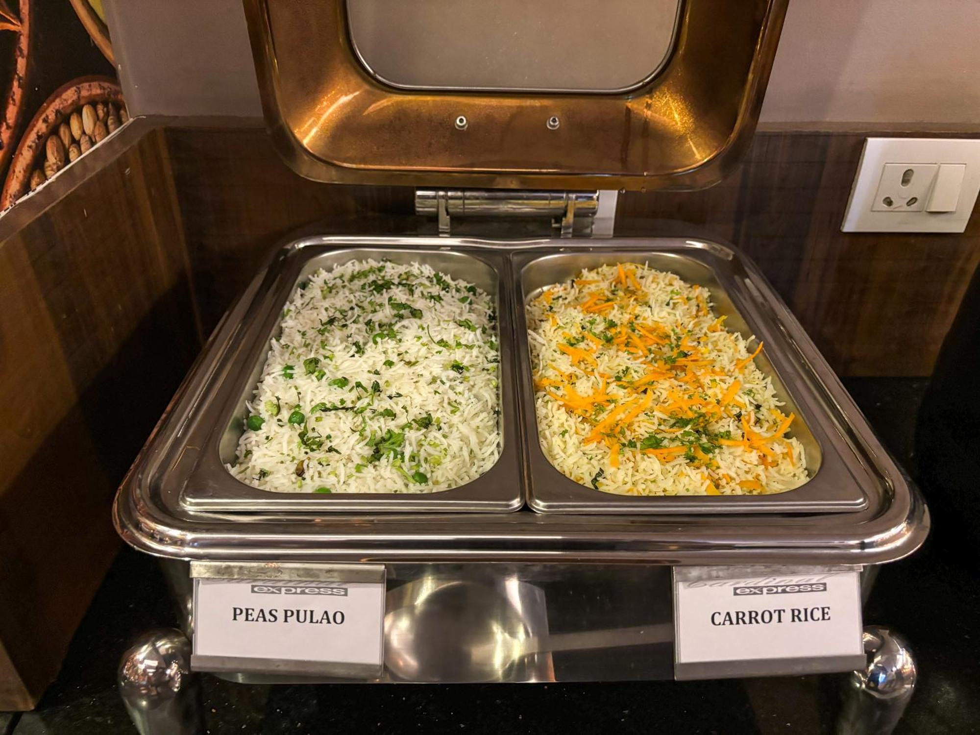 Oxmo Delhi Airport 4* Nova Deli