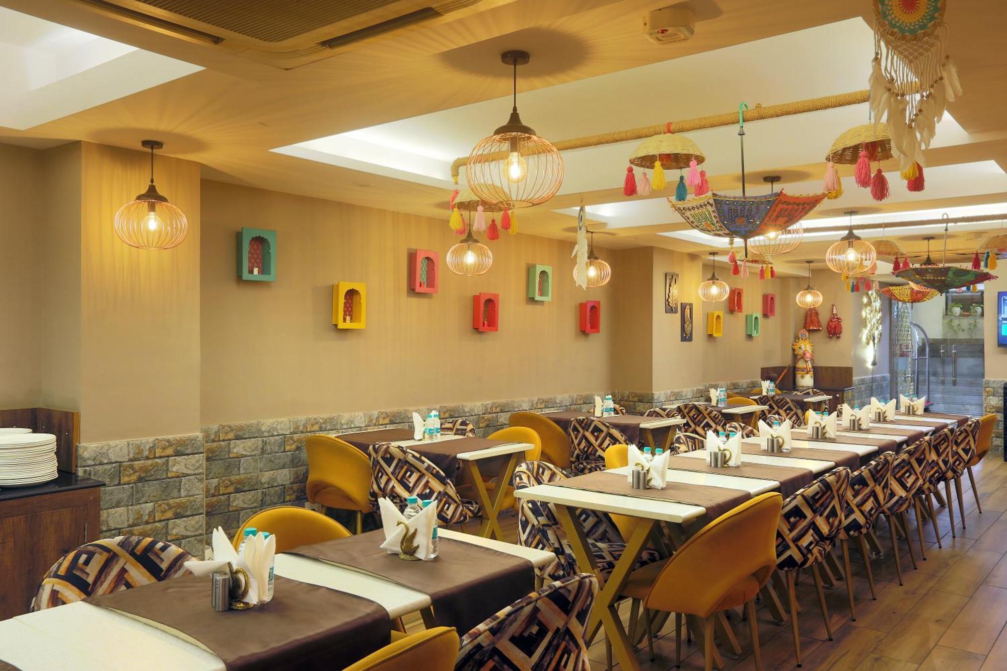 Hotel Oxmo Delhi Airport 4*