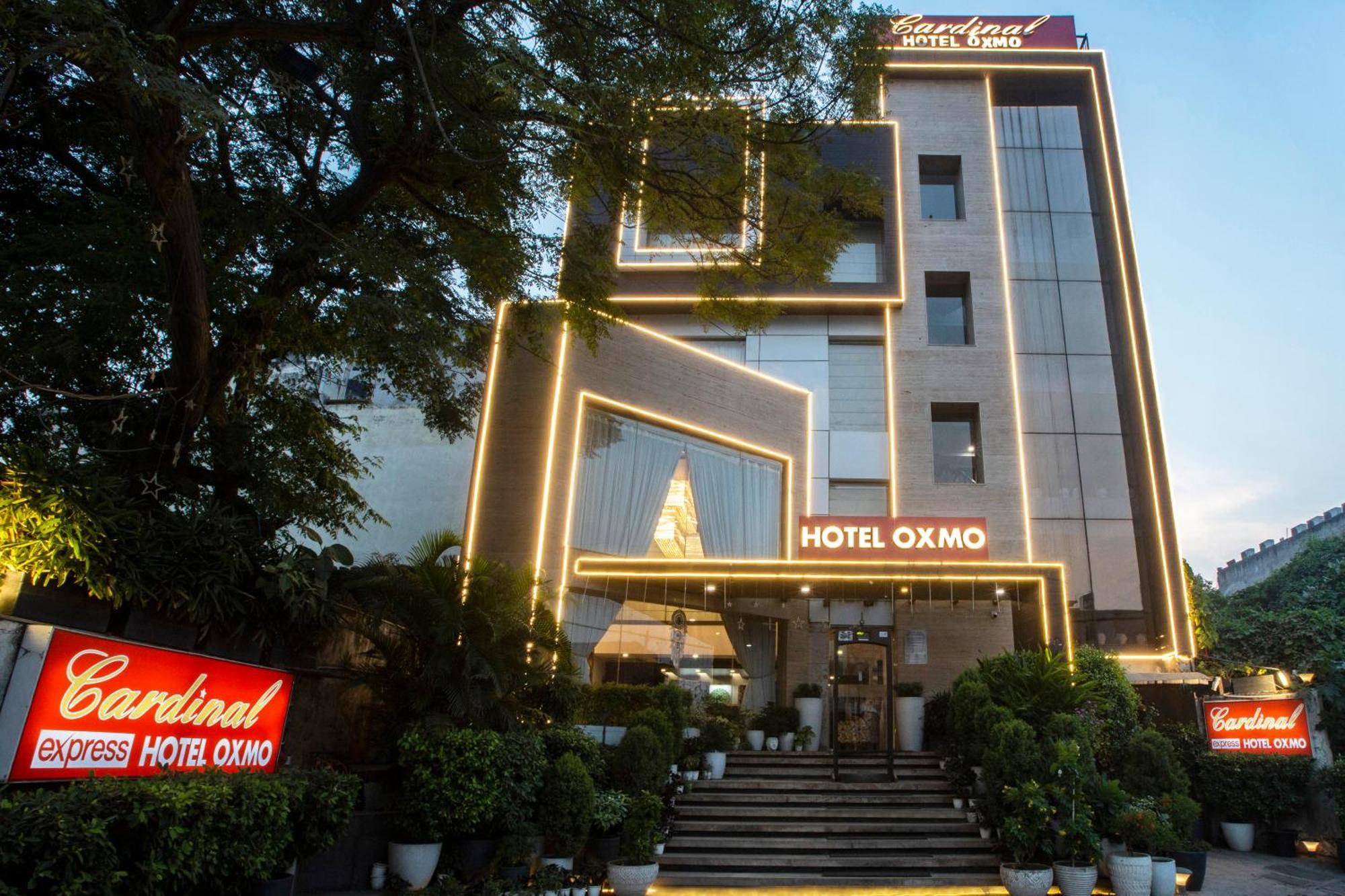 Hotel Oxmo Delhi Airport