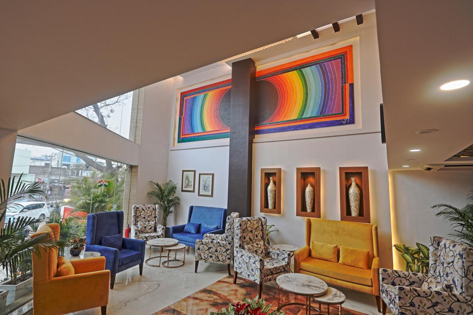 Oxmo Delhi Airport Hotel 4*