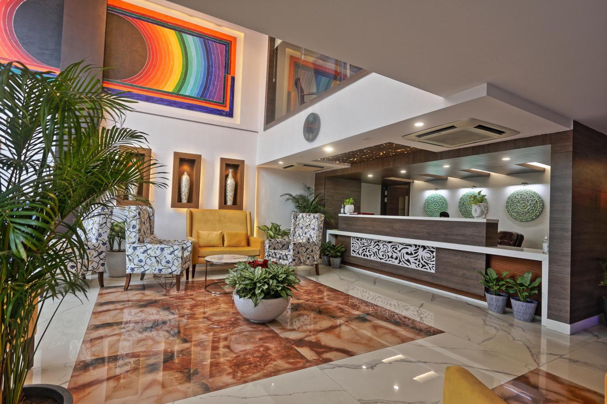 Oxmo Delhi Airport Hotel 4*