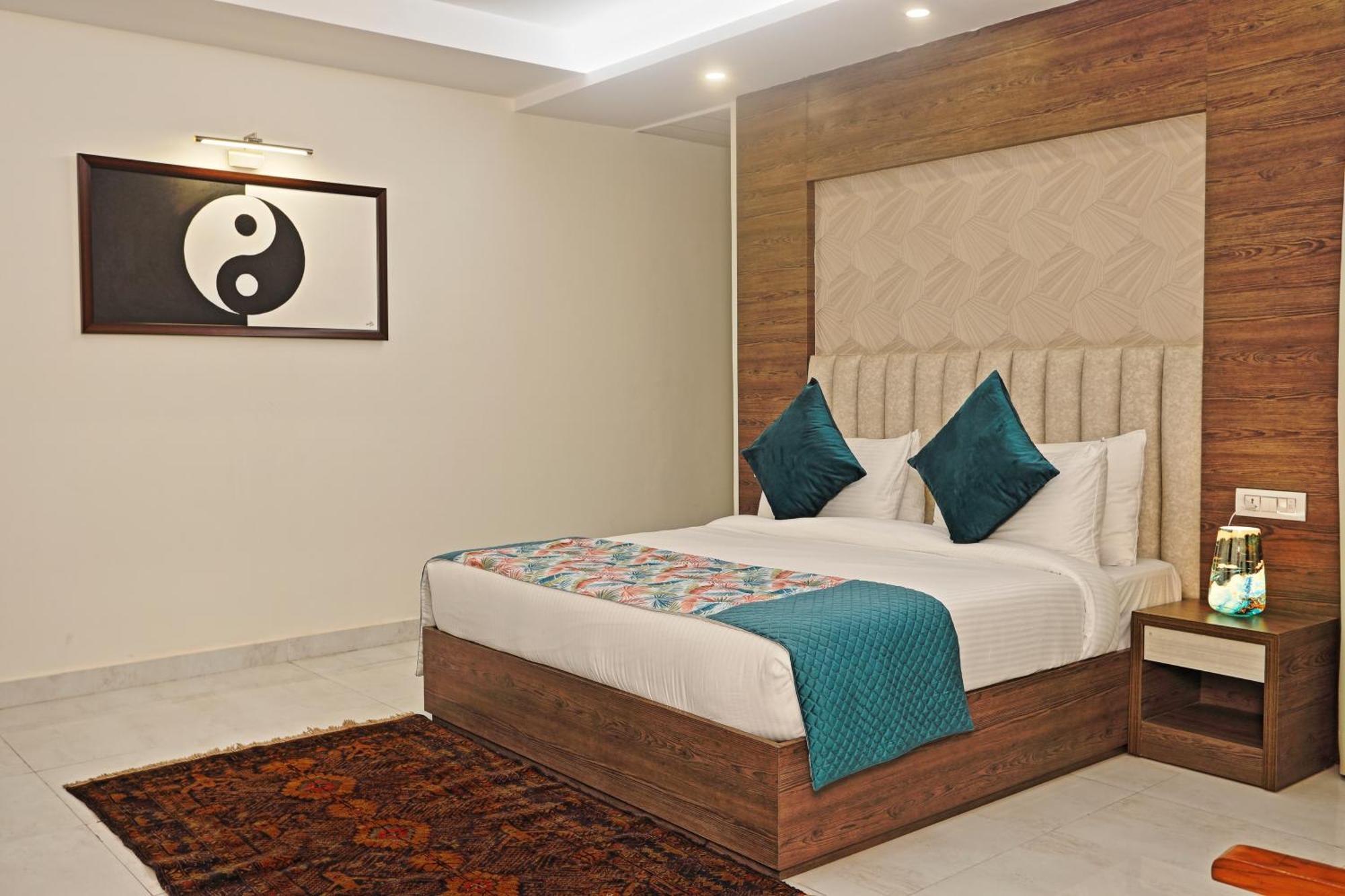 Oxmo Delhi Airport 4*