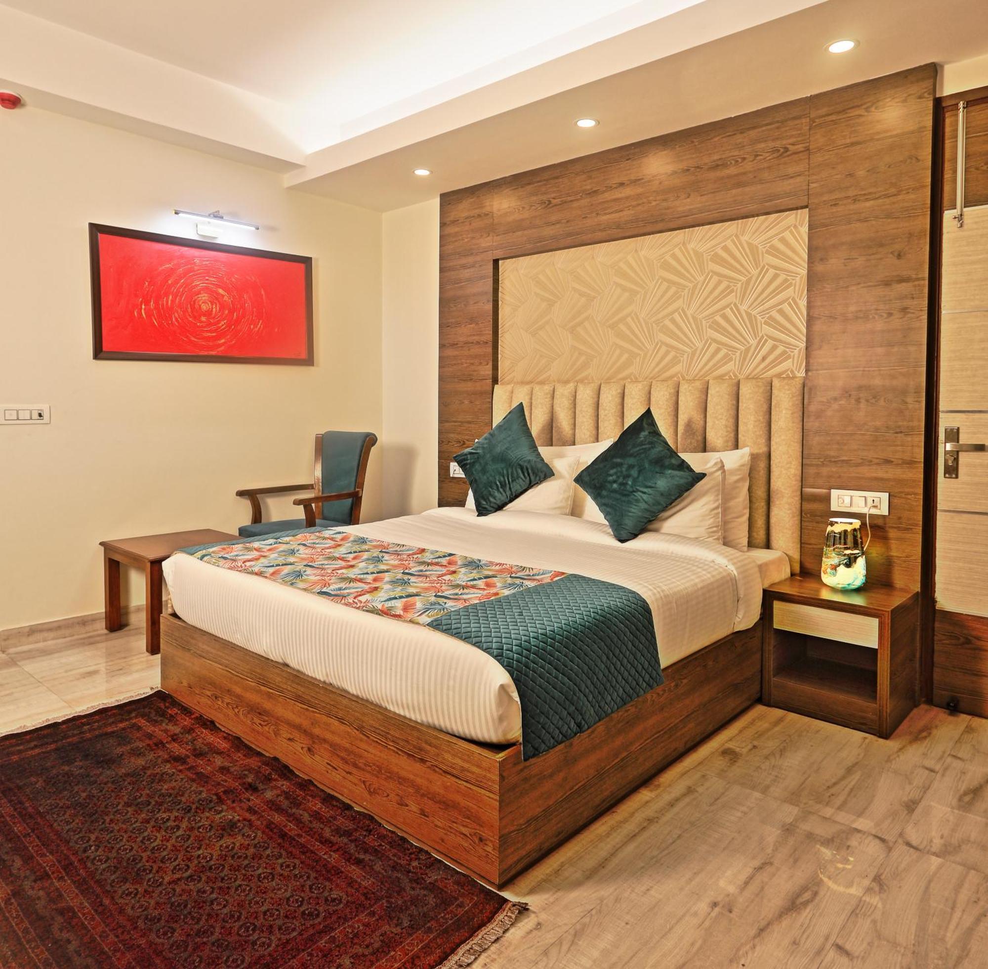 Hotel Oxmo Delhi Airport