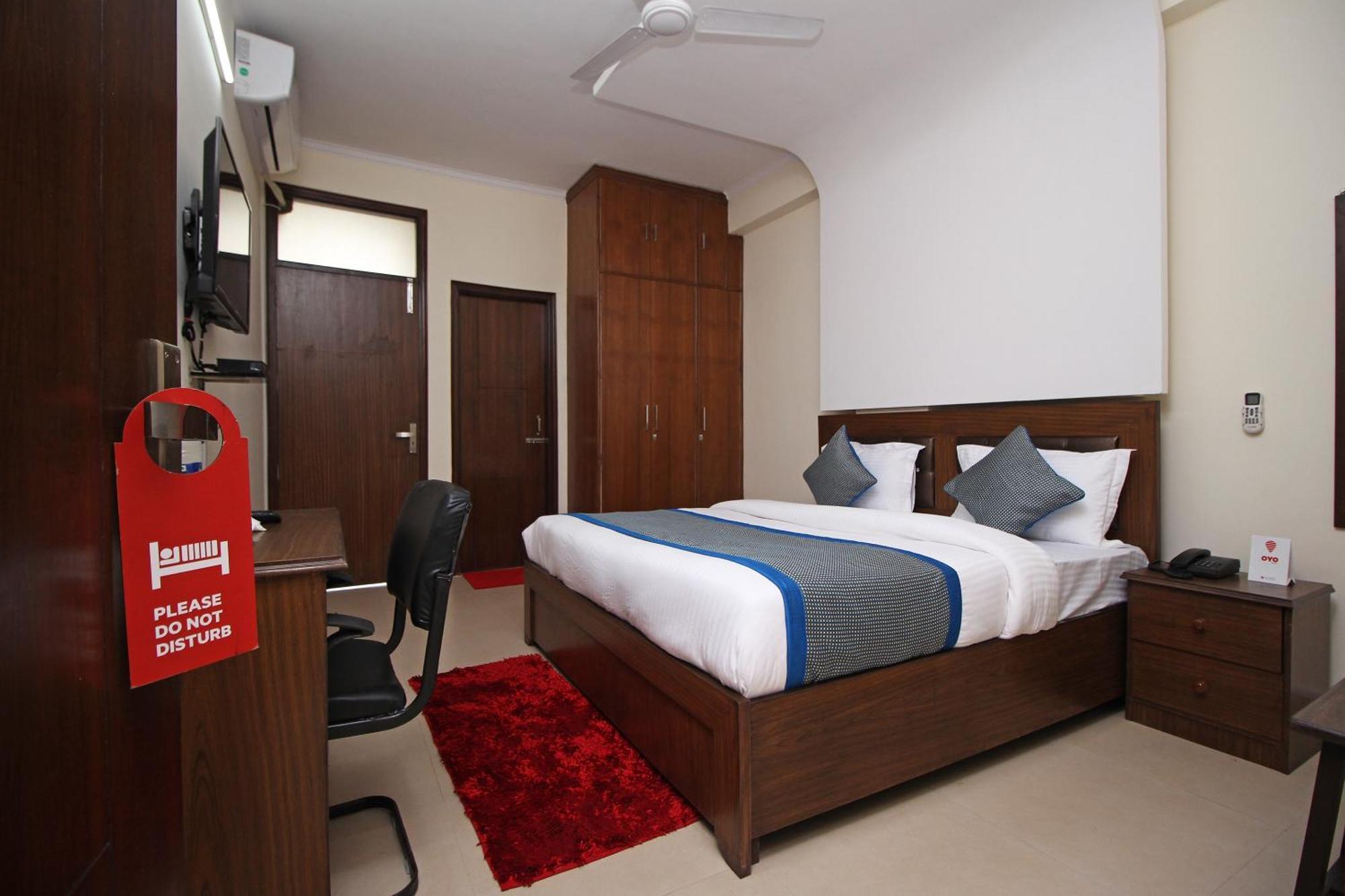 O Surya Palace 3* New Delhi