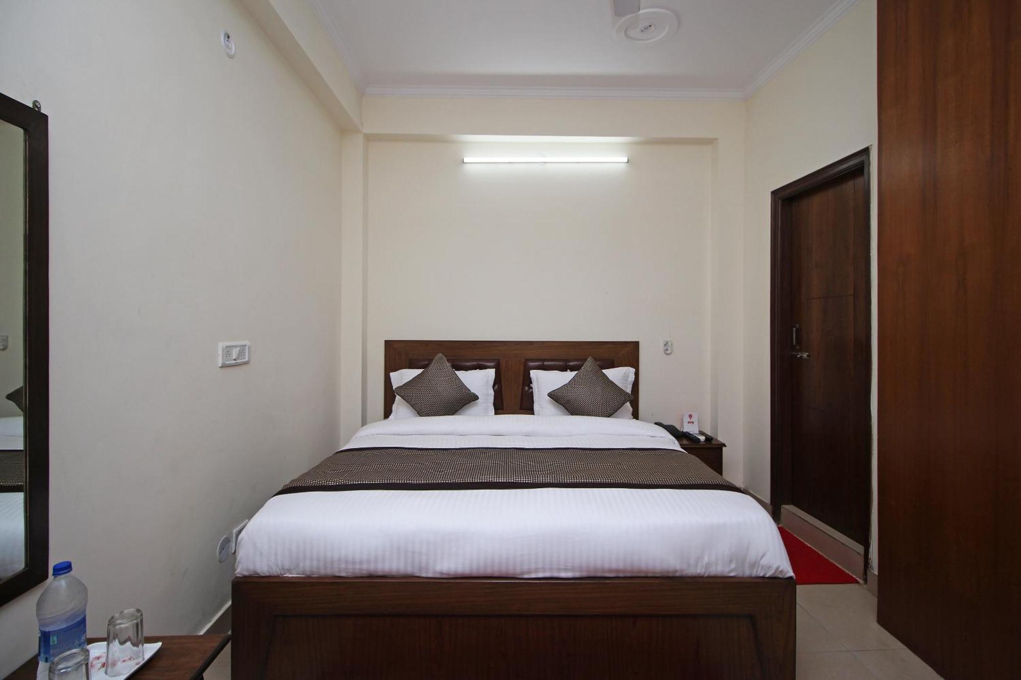 O Surya Palace 3* New Delhi