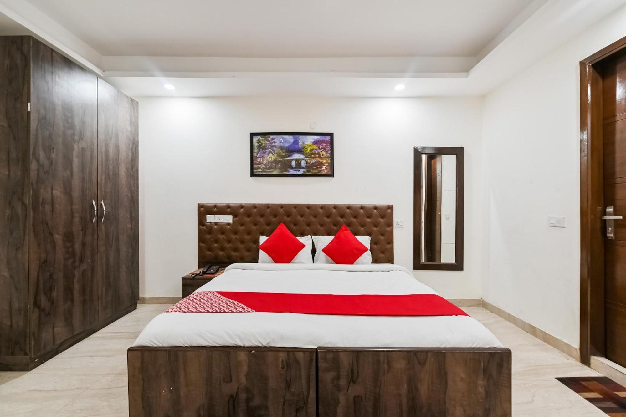 O Premium Chhatarpur Hotel 3*