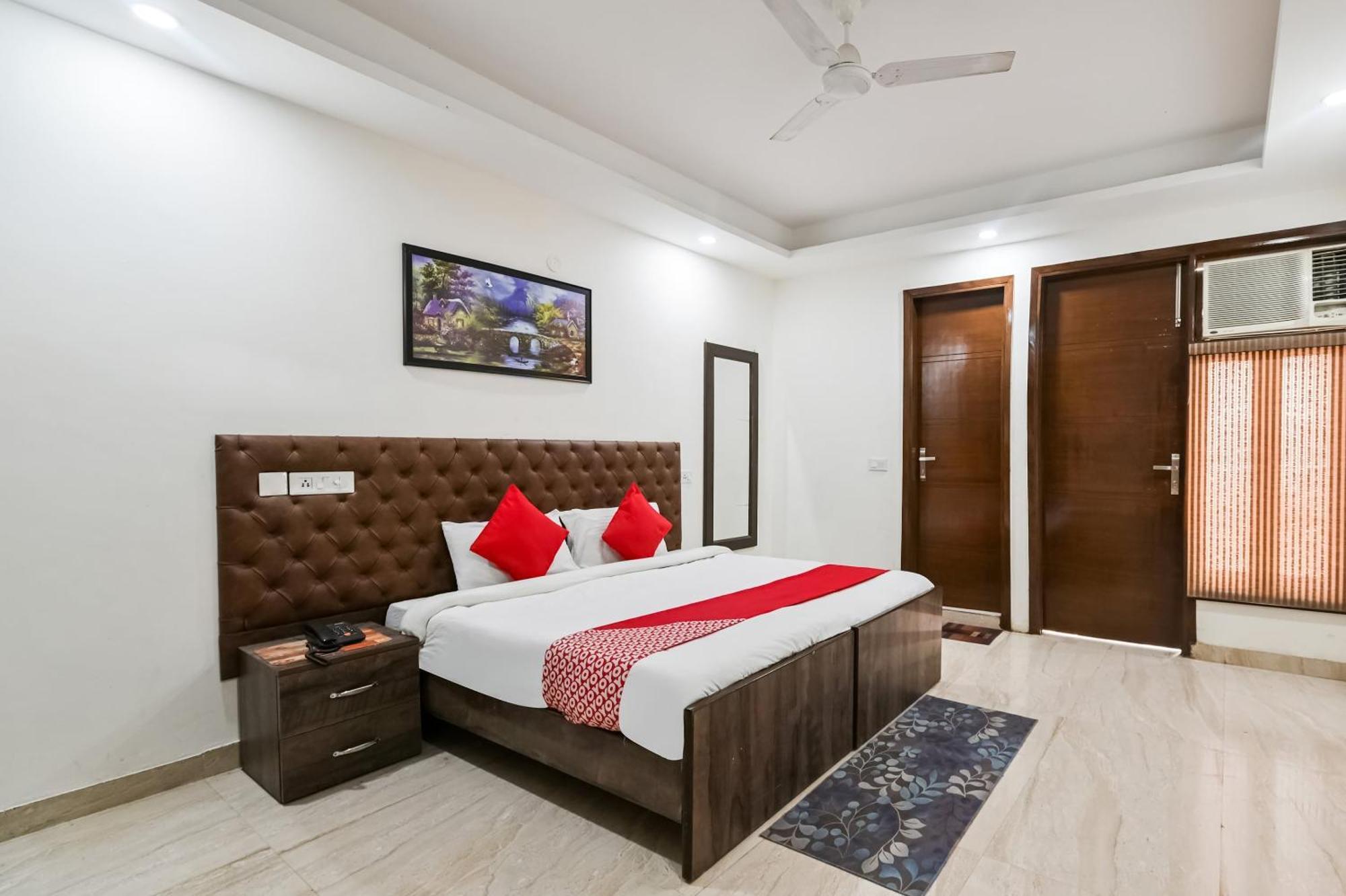 Hotel O Premium Chhatarpur Nova Deli