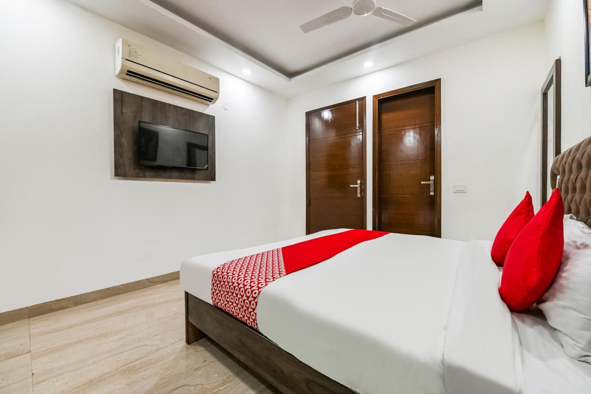 Hotel O Premium Chhatarpur