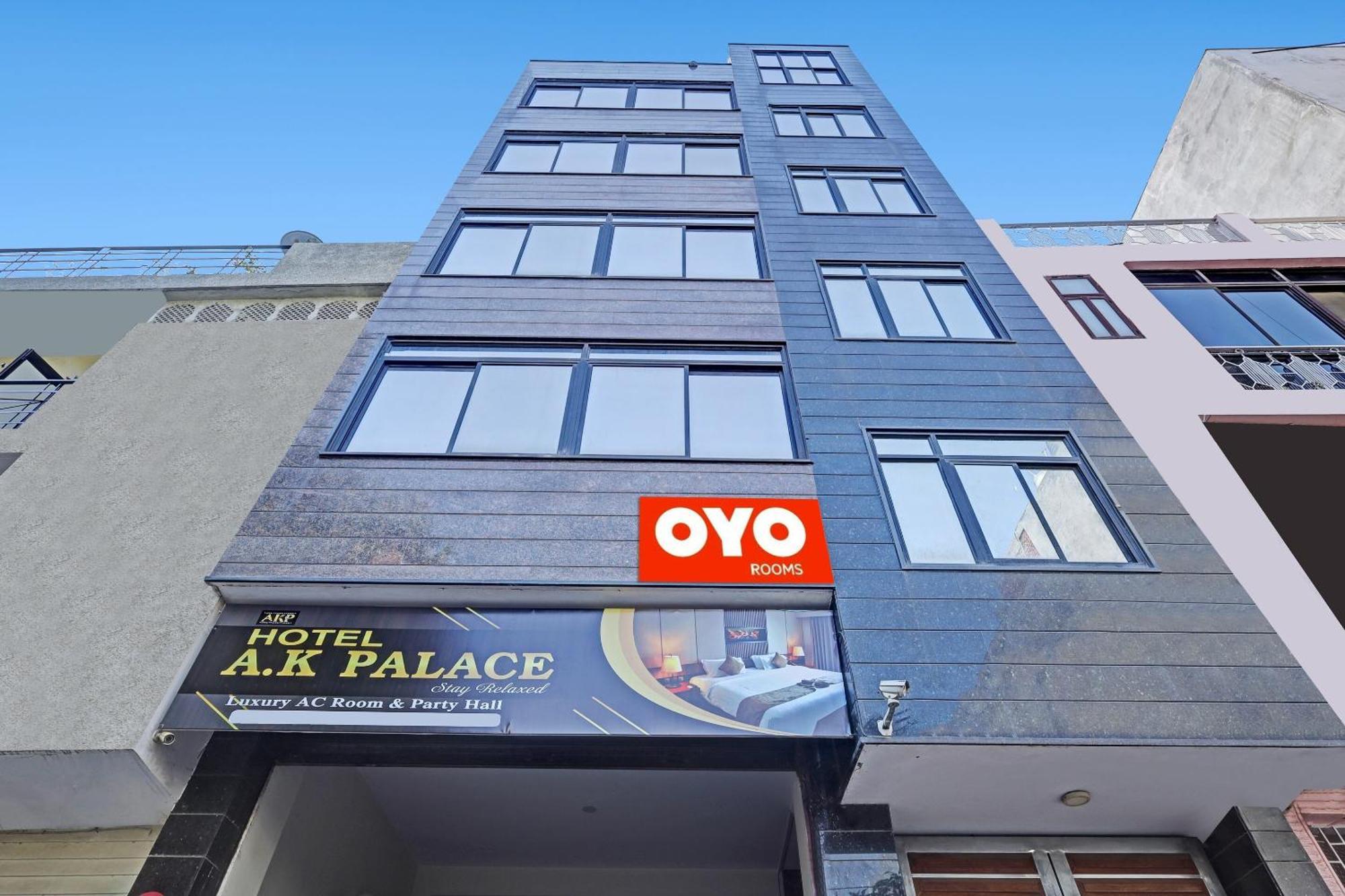 O A.k Palace Hotel