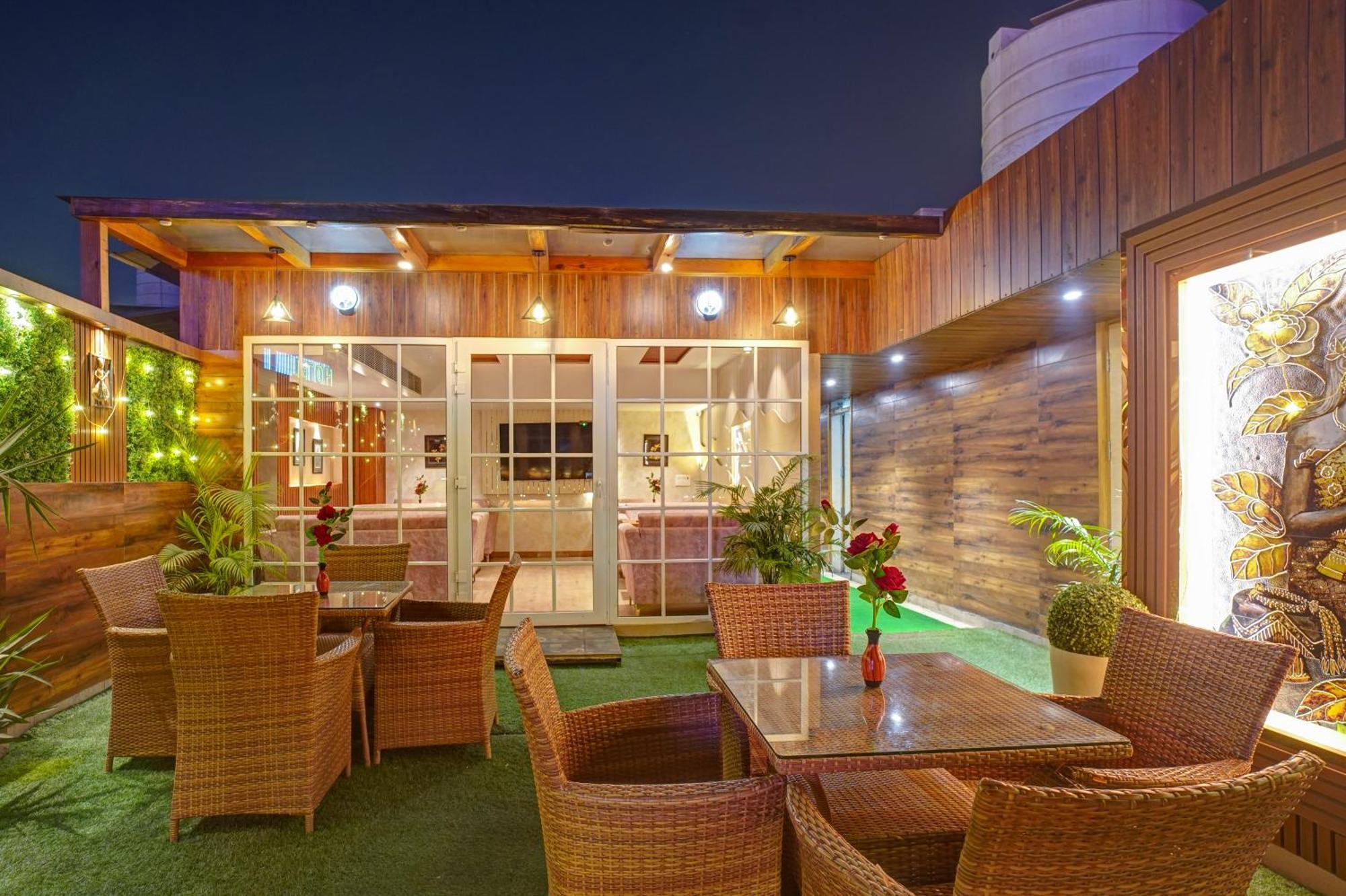 Guest house Gold Palace - 03 Mins Walk From Railway Station New Delhi
