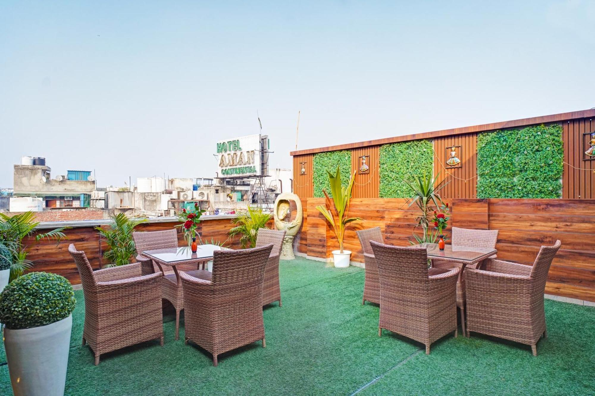 Gold Palace - 03 Mins Walk From Railway Station