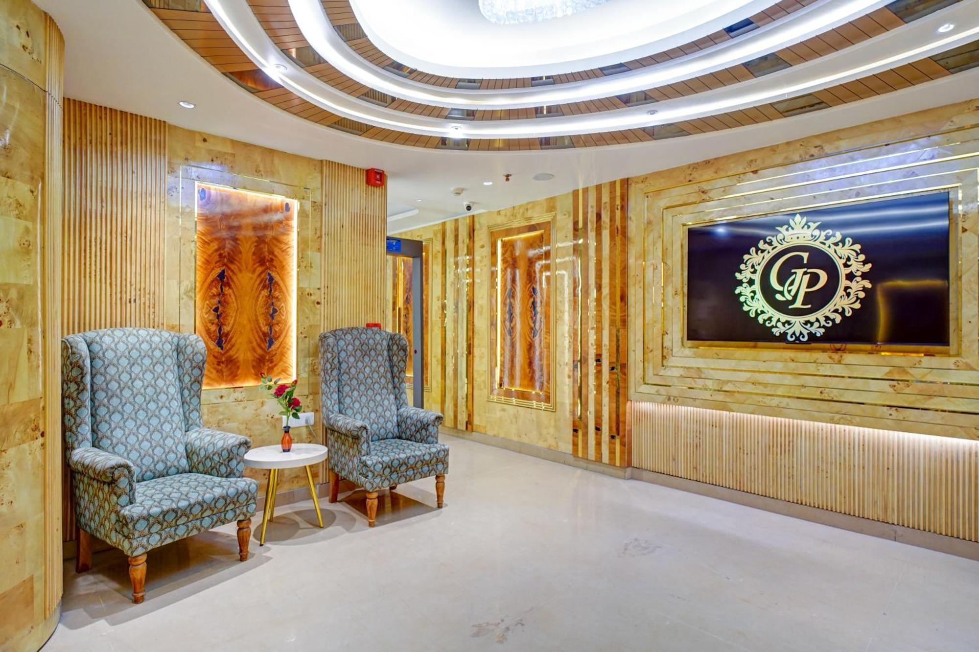 Gold Palace - 03 Mins Walk From Railway Station 3*