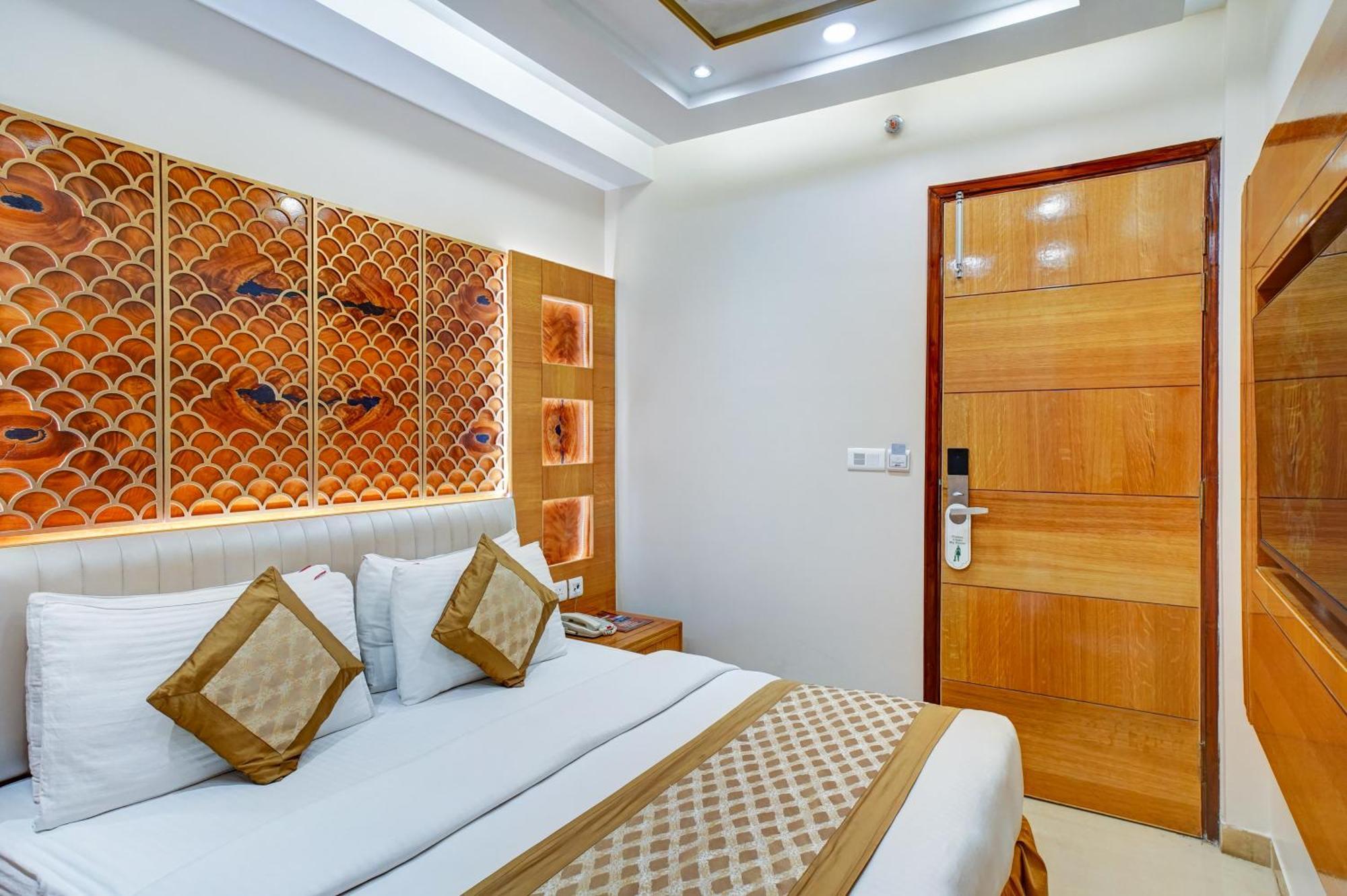 Gold Palace - 03 Mins Walk From Railway Station 3* New Delhi