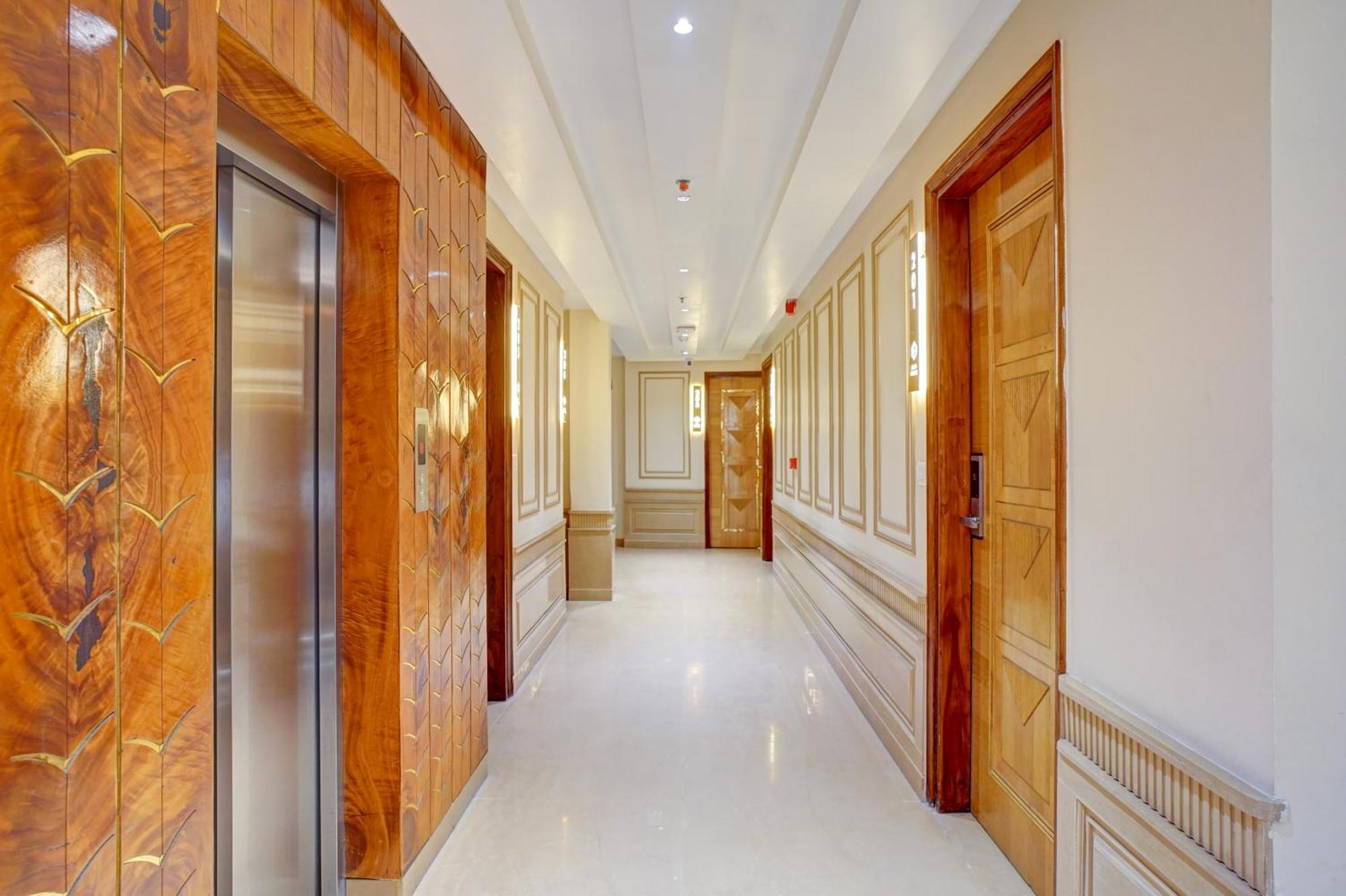 Gold Palace - 03 Mins Walk From Railway Station 3* New Delhi