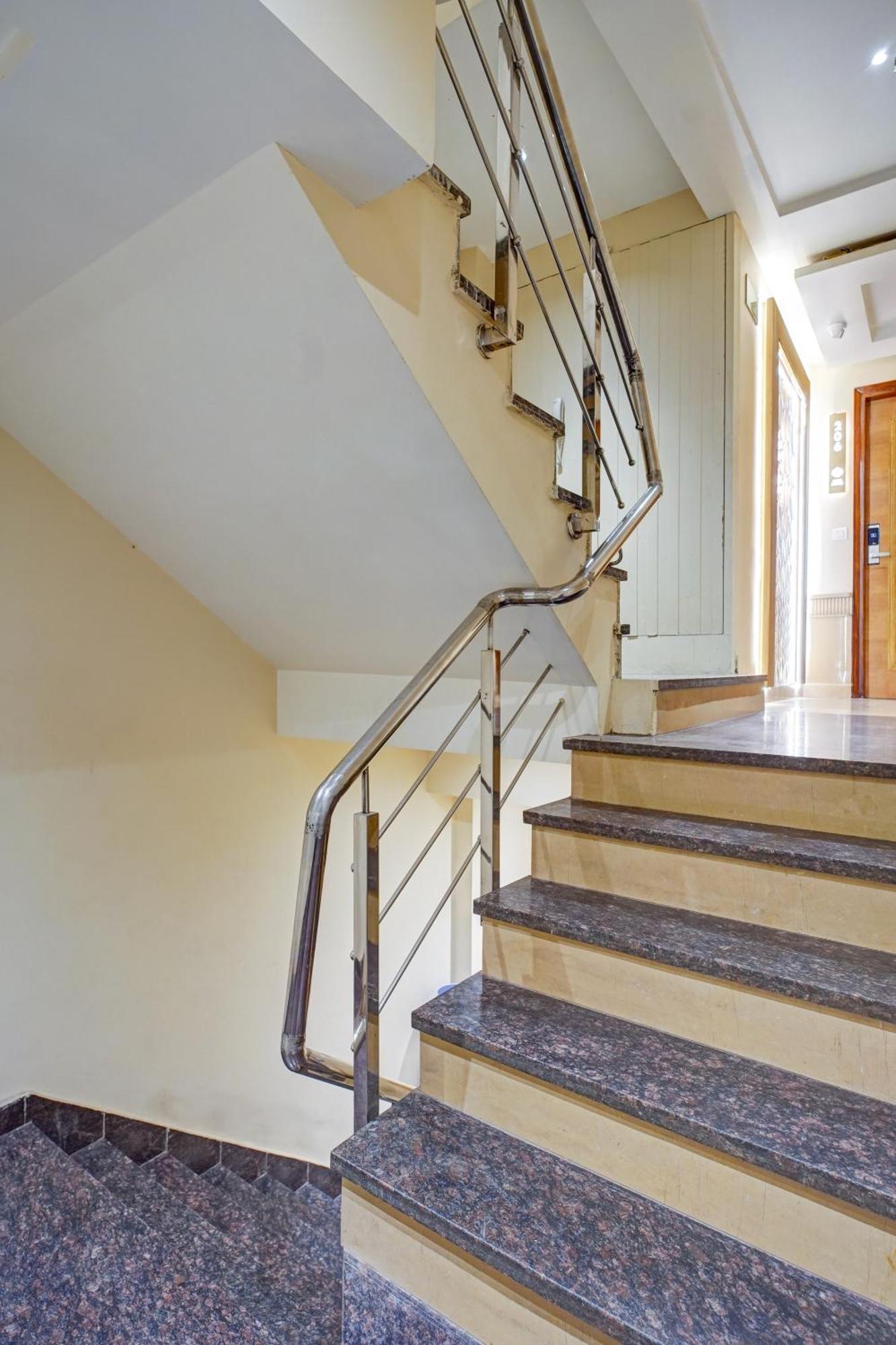 Gold Palace - 03 Mins Walk From Railway Station Guest house New Delhi