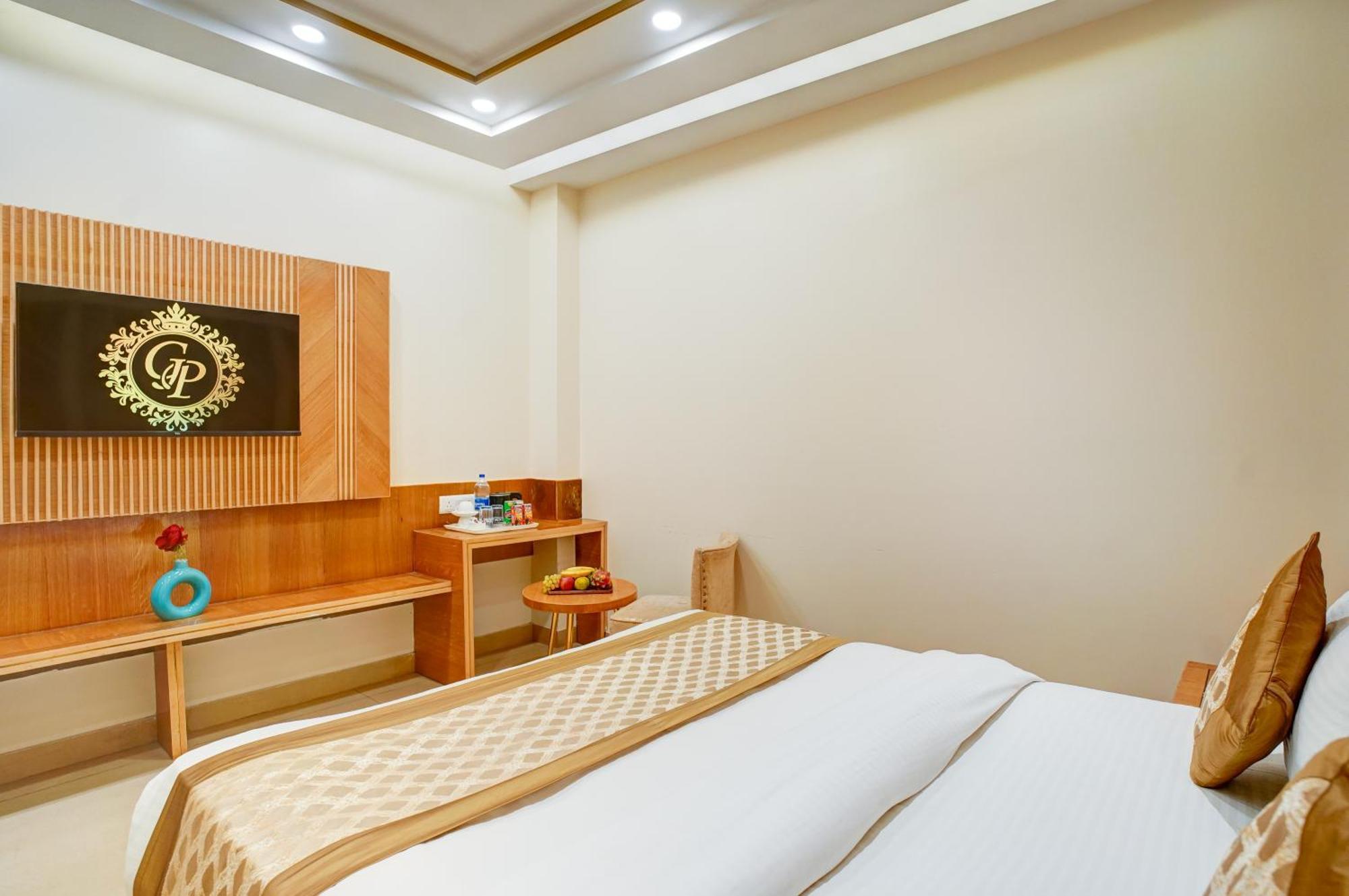 Gold Palace - 03 Mins Walk From Railway Station Guest house New Delhi