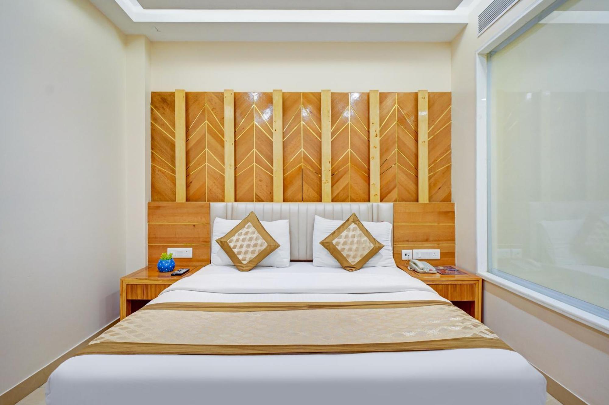 Gold Palace - 03 Mins Walk From Railway Station 3* New Delhi