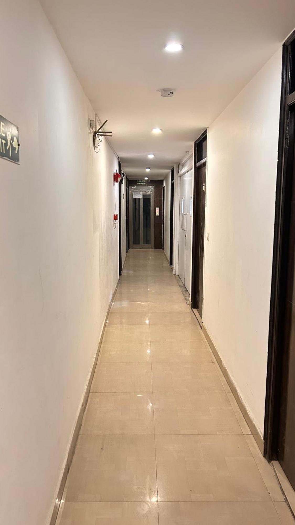 Platinum With Free Pickup-delhi Airport Hotel New Delhi