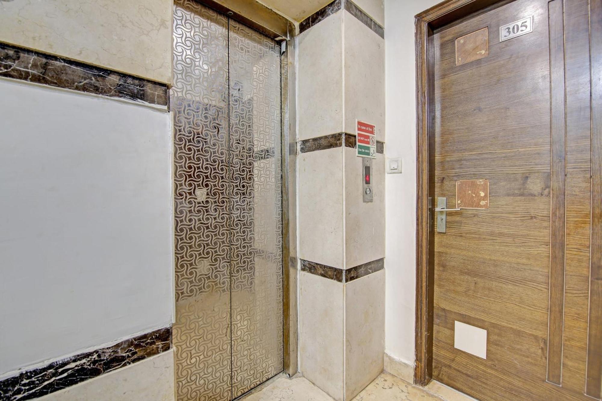 Super Oyo O Saffron Hotel 3*