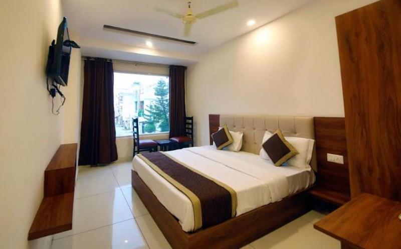 Shiva International Near By Igi Airport