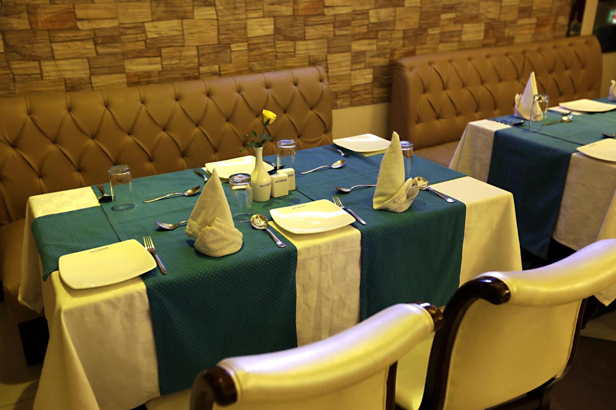 Hotel Cardinal Oxmo Delhi Airort 4*