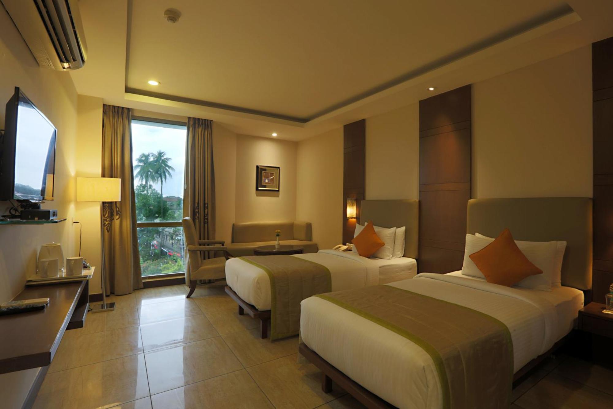 Cardinal Oxmo Delhi Airort 4*