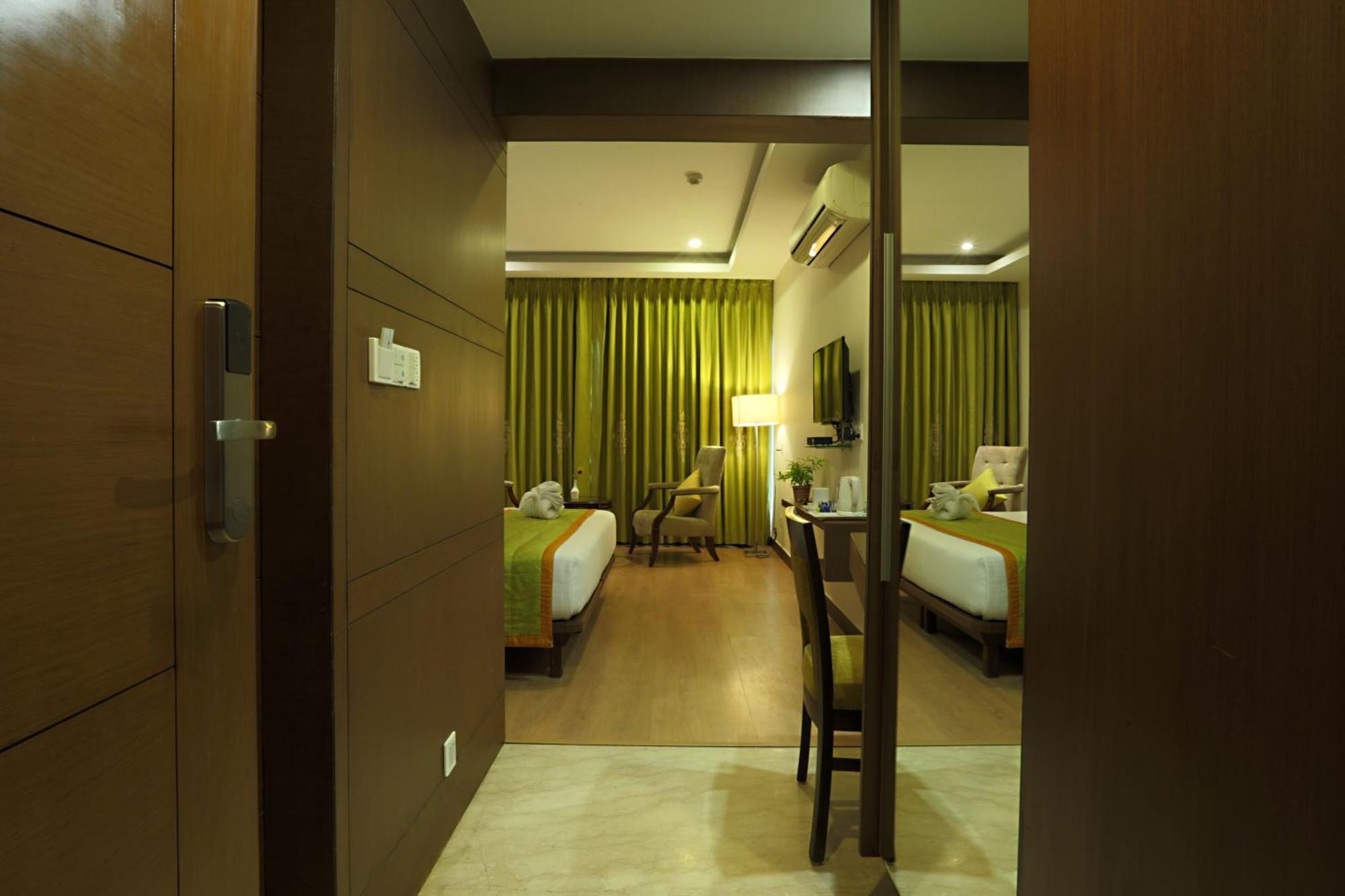 Cardinal Oxmo Delhi Airort 4* Nova Deli