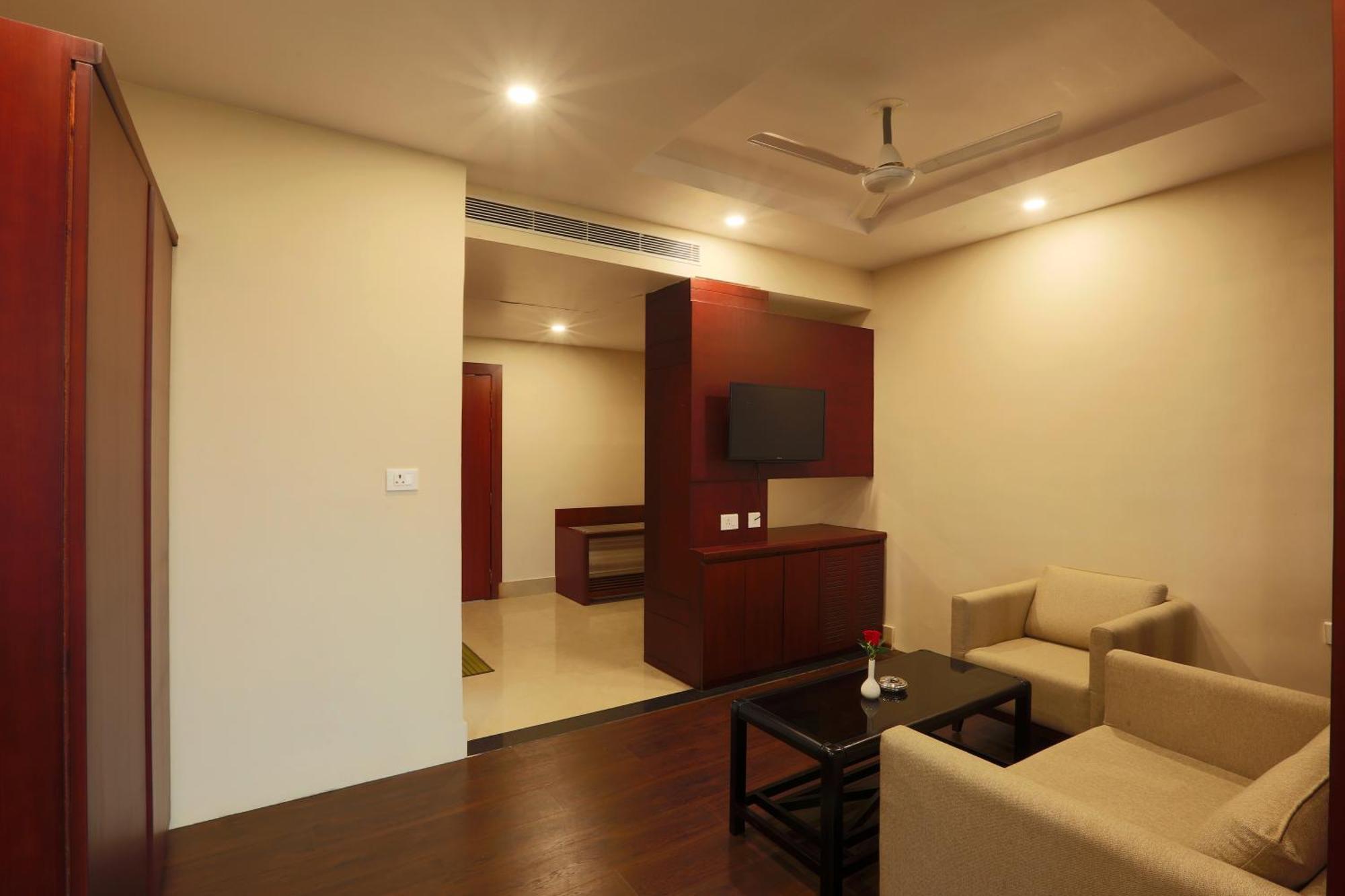 Hotel Cardinal Oxmo Delhi Airort