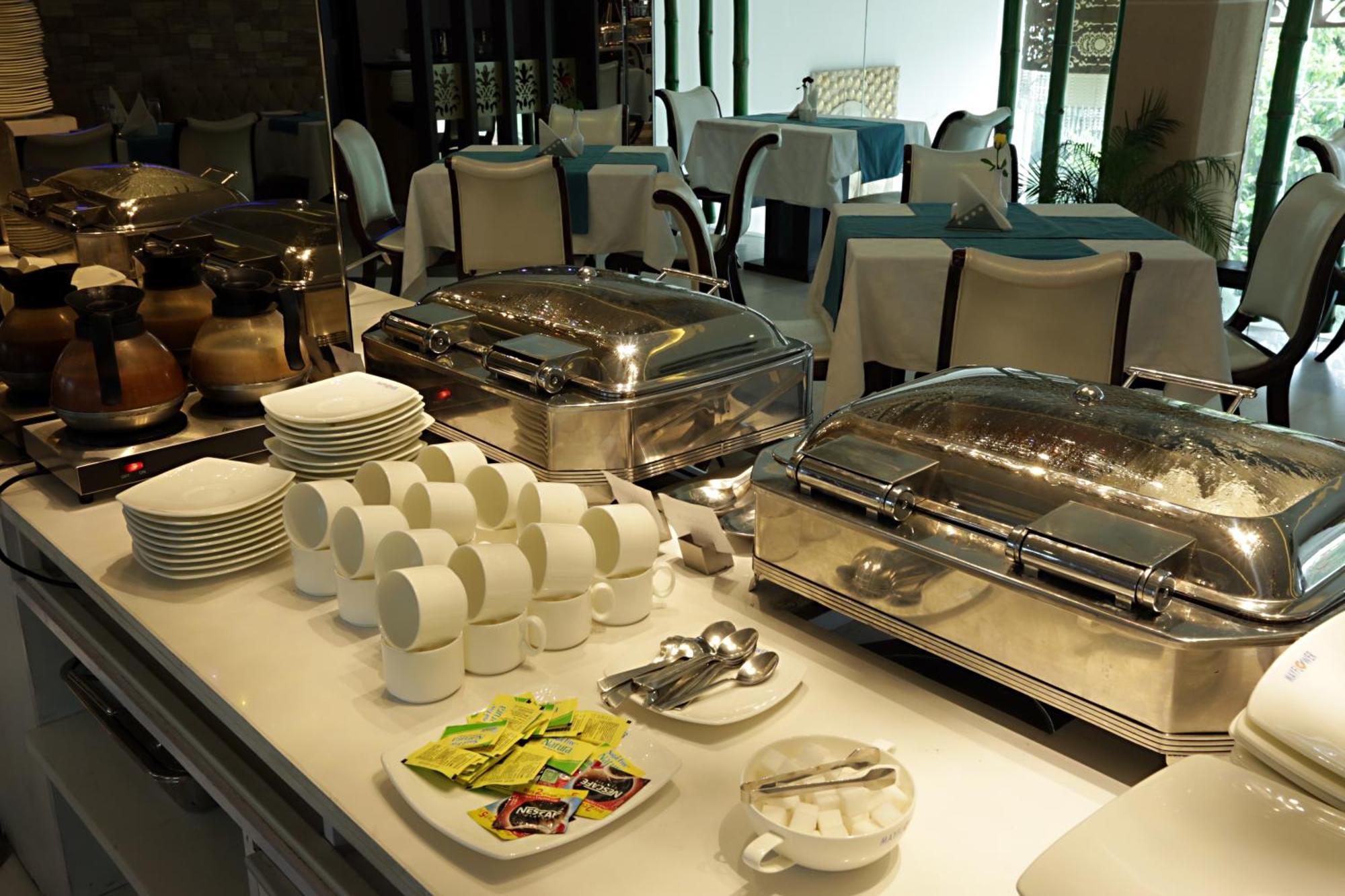 Cardinal Oxmo Delhi Airort 4* Nova Deli
