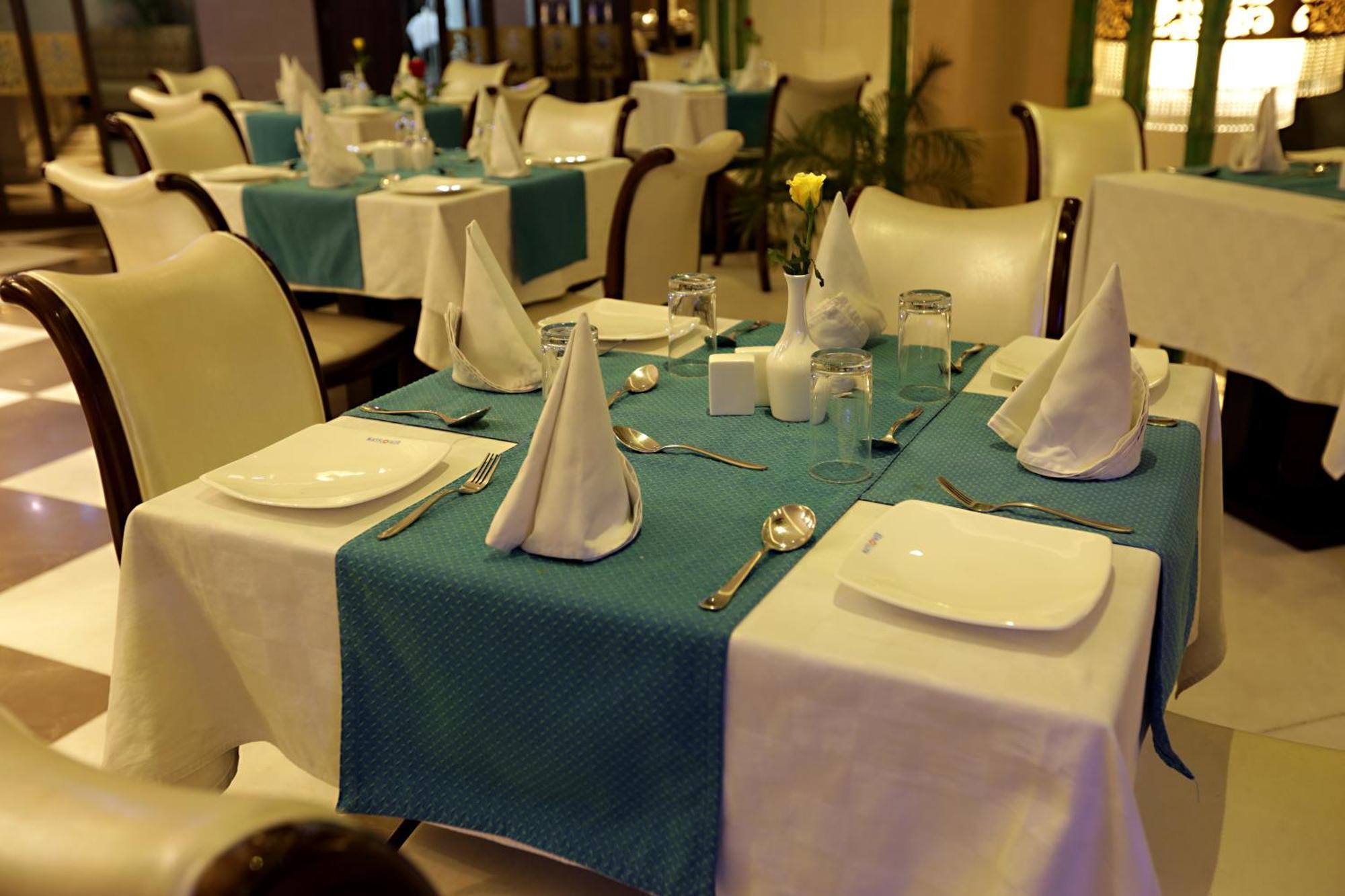 Cardinal Oxmo Delhi Airort 4* Nova Deli
