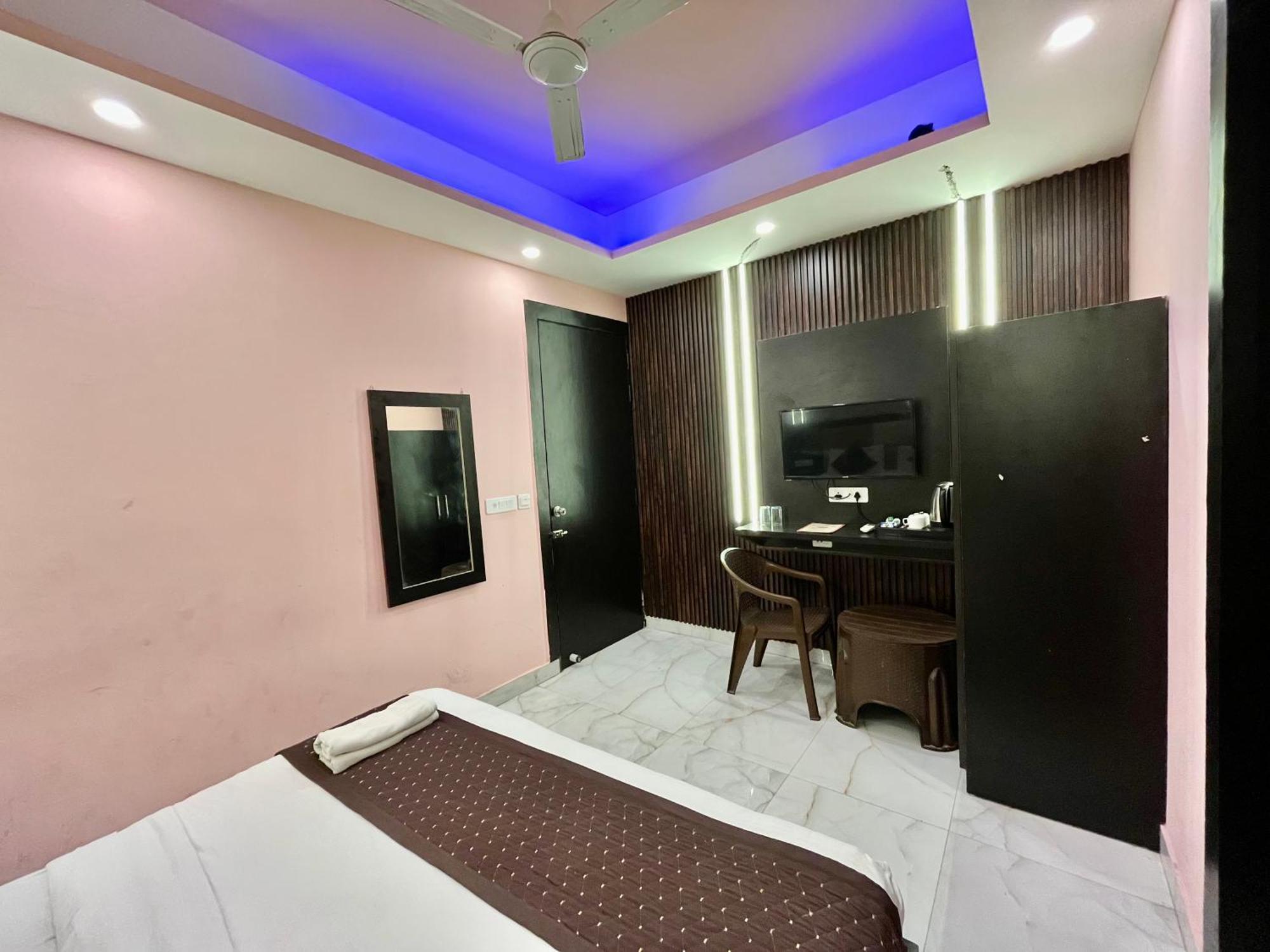 Hotel Jupiter Plaza Delhi Airport 3*