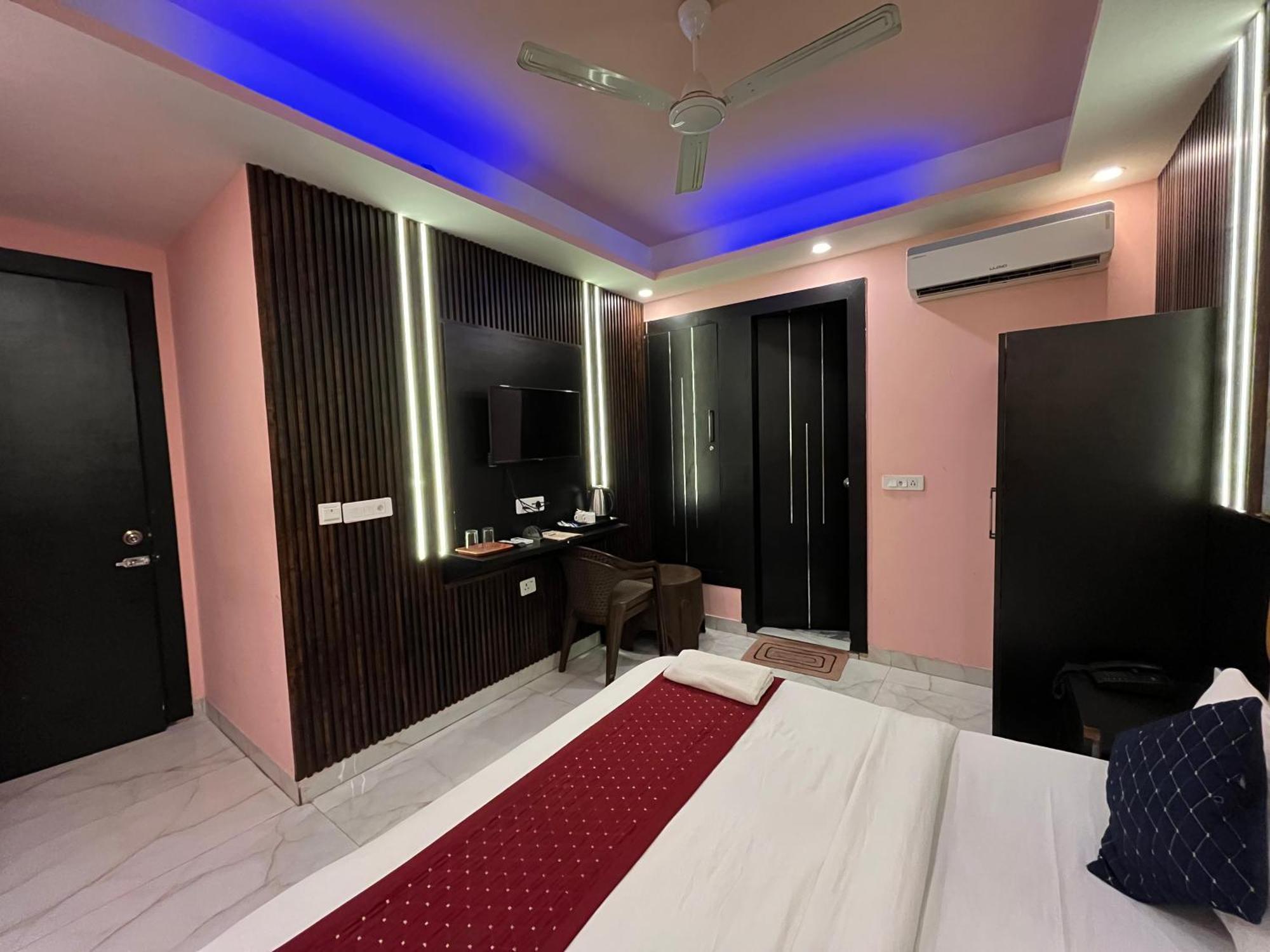 Hotel Jupiter Plaza Delhi Airport 3*