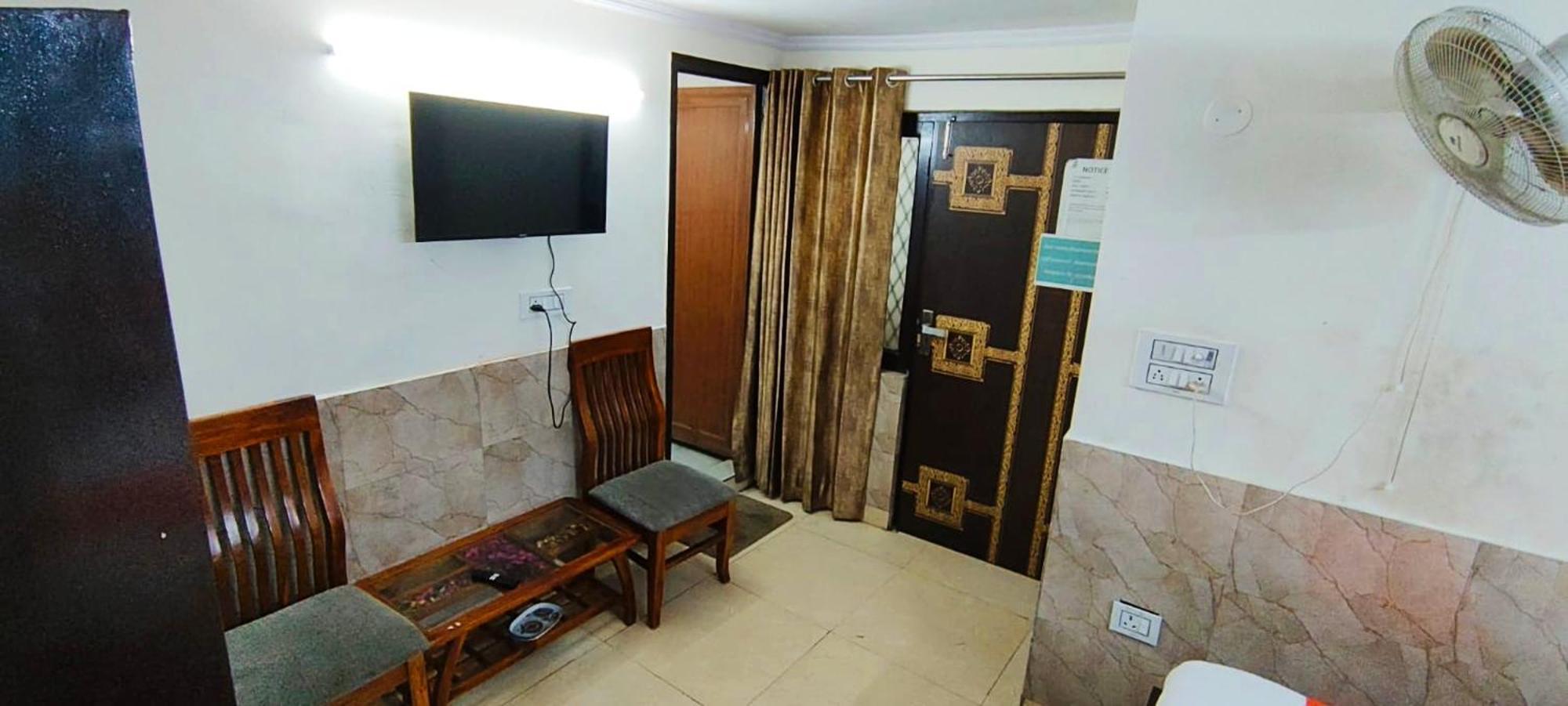 Private Near Us Embassy- Chanakyapuri Hotel 3*