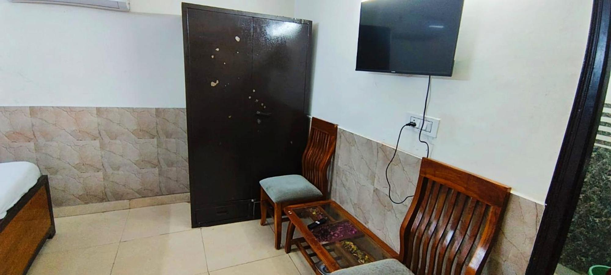 Private Near Us Embassy- Chanakyapuri Hotel 3*
