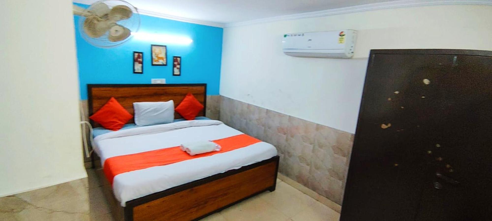 Private Near Us Embassy- Chanakyapuri Hotel 3*