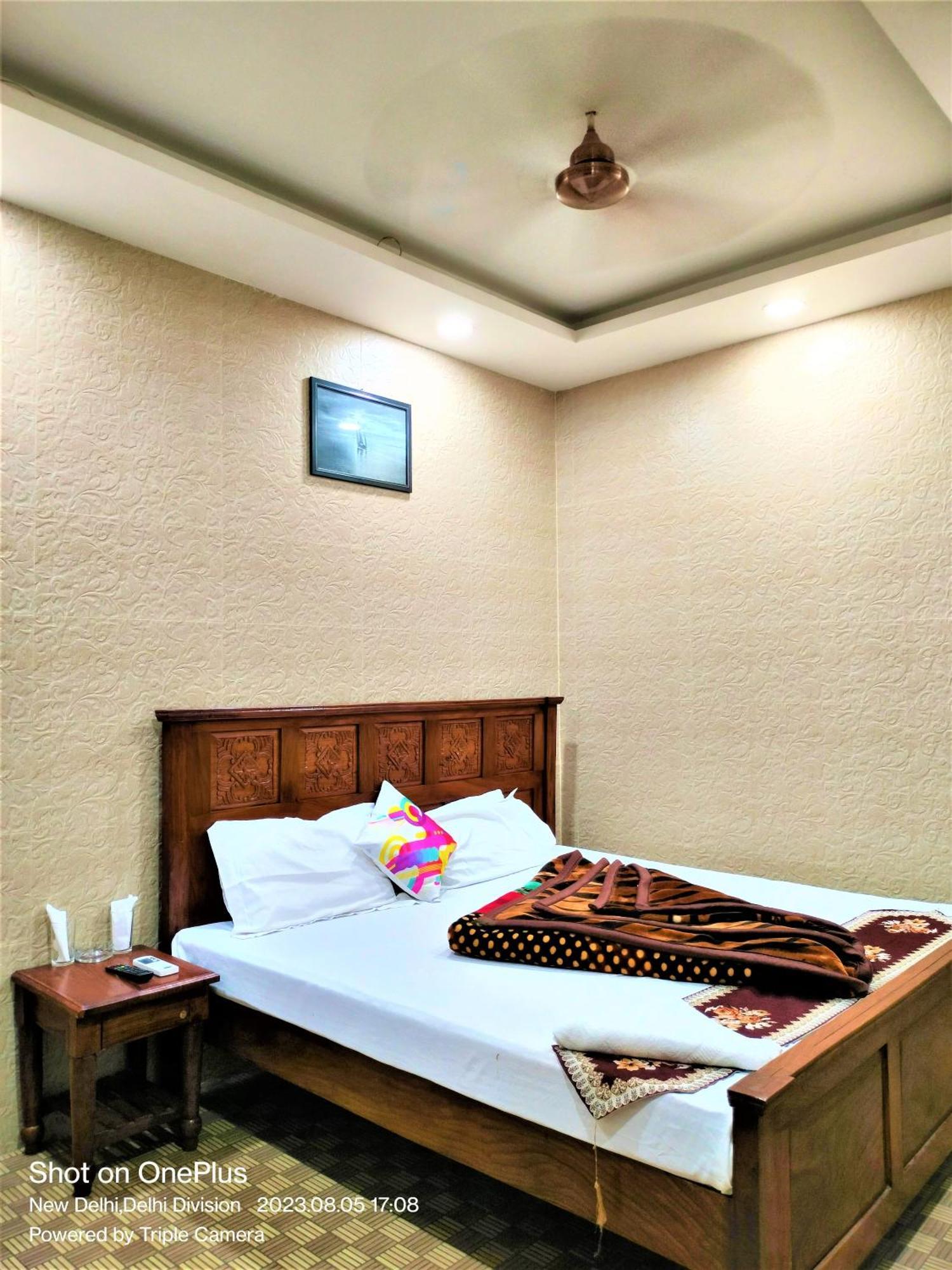 Bed & Breakfast Shamim Residency ---near Nizamuddin Aulia Dargah New Delhi