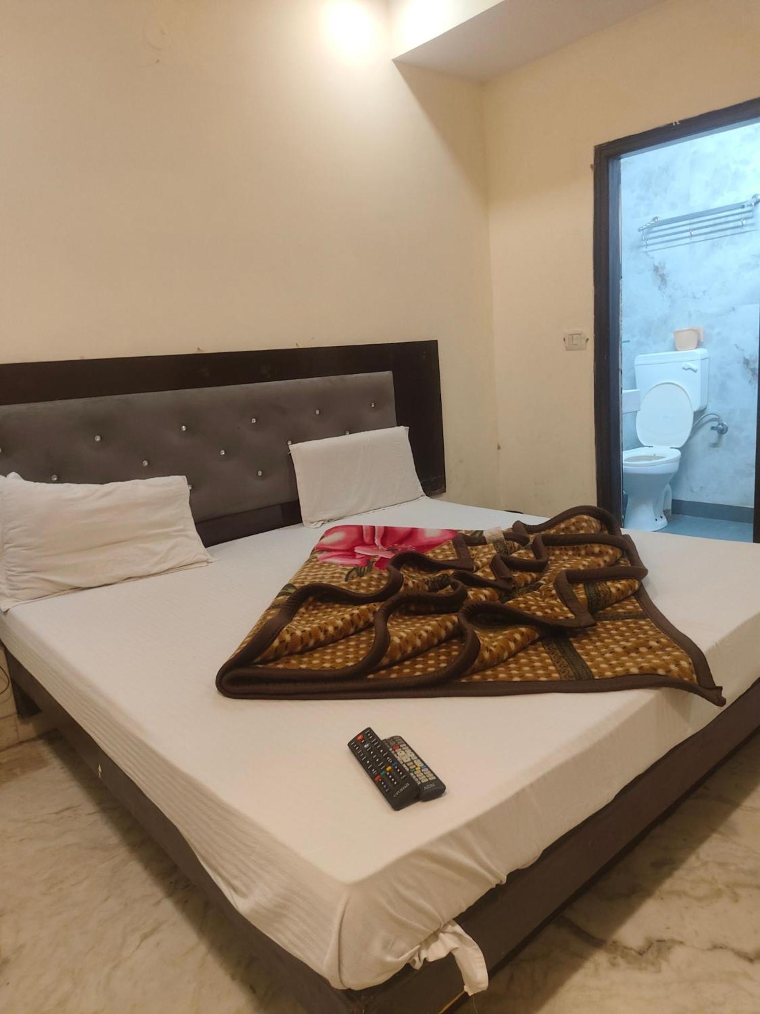 Comfrate By Family Istay Bed & Breakfast New Delhi