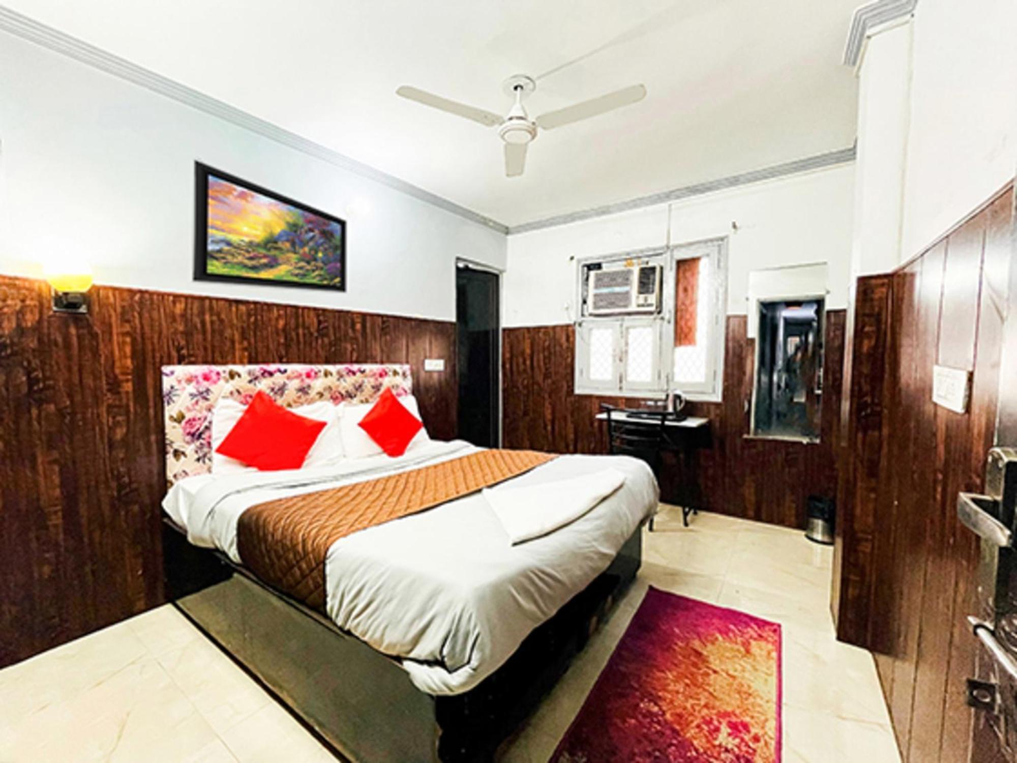 Moti Bagh - Satya Niketan Bed & Breakfast *