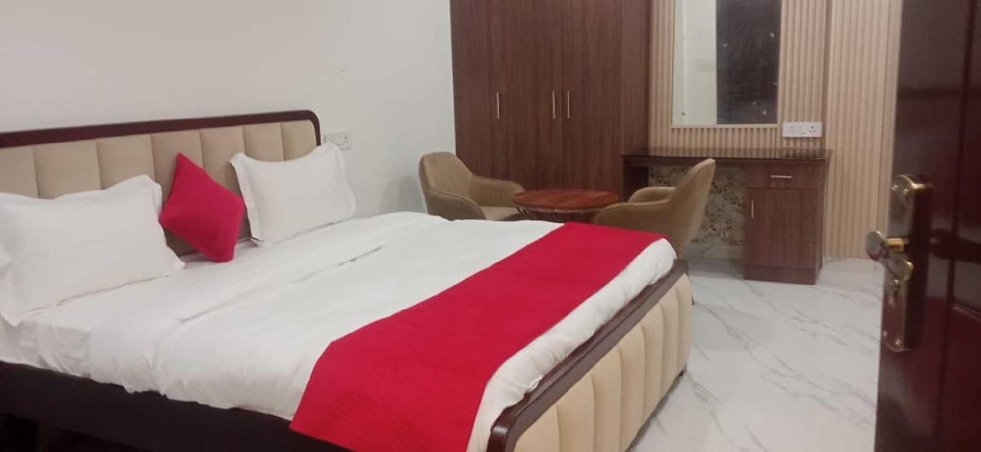 Moti Bagh - Satya Niketan Bed & Breakfast *
