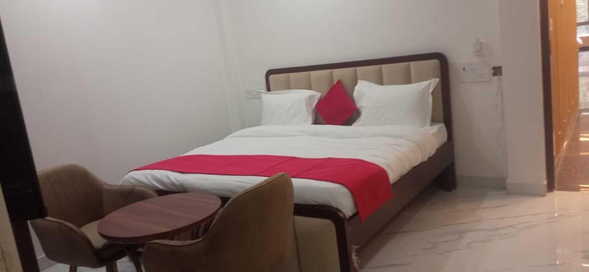 Moti Bagh - Satya Niketan Bed & Breakfast New Delhi