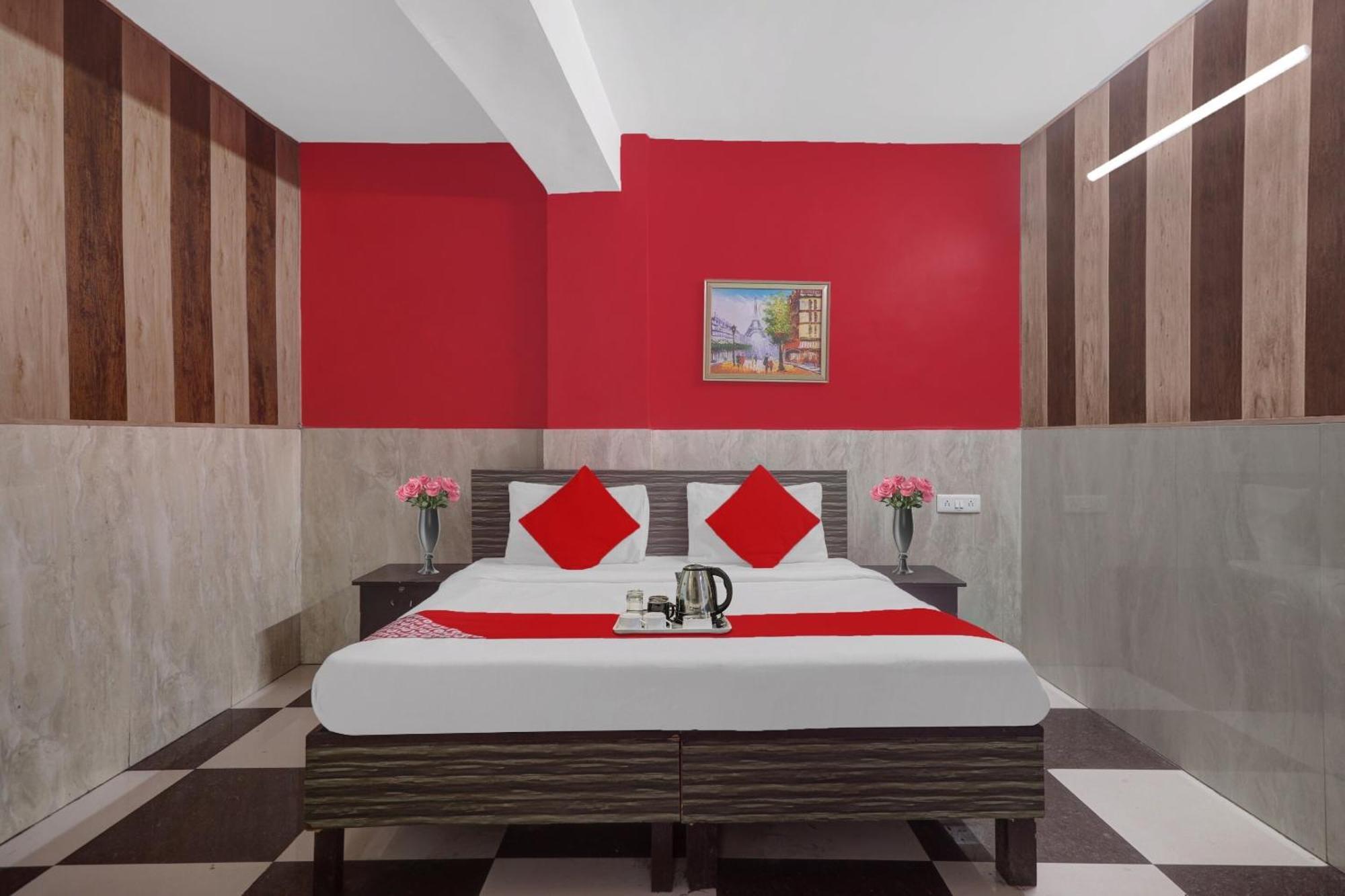 Hotel O Small Town Near Indira Gandhi International Airport New Delhi