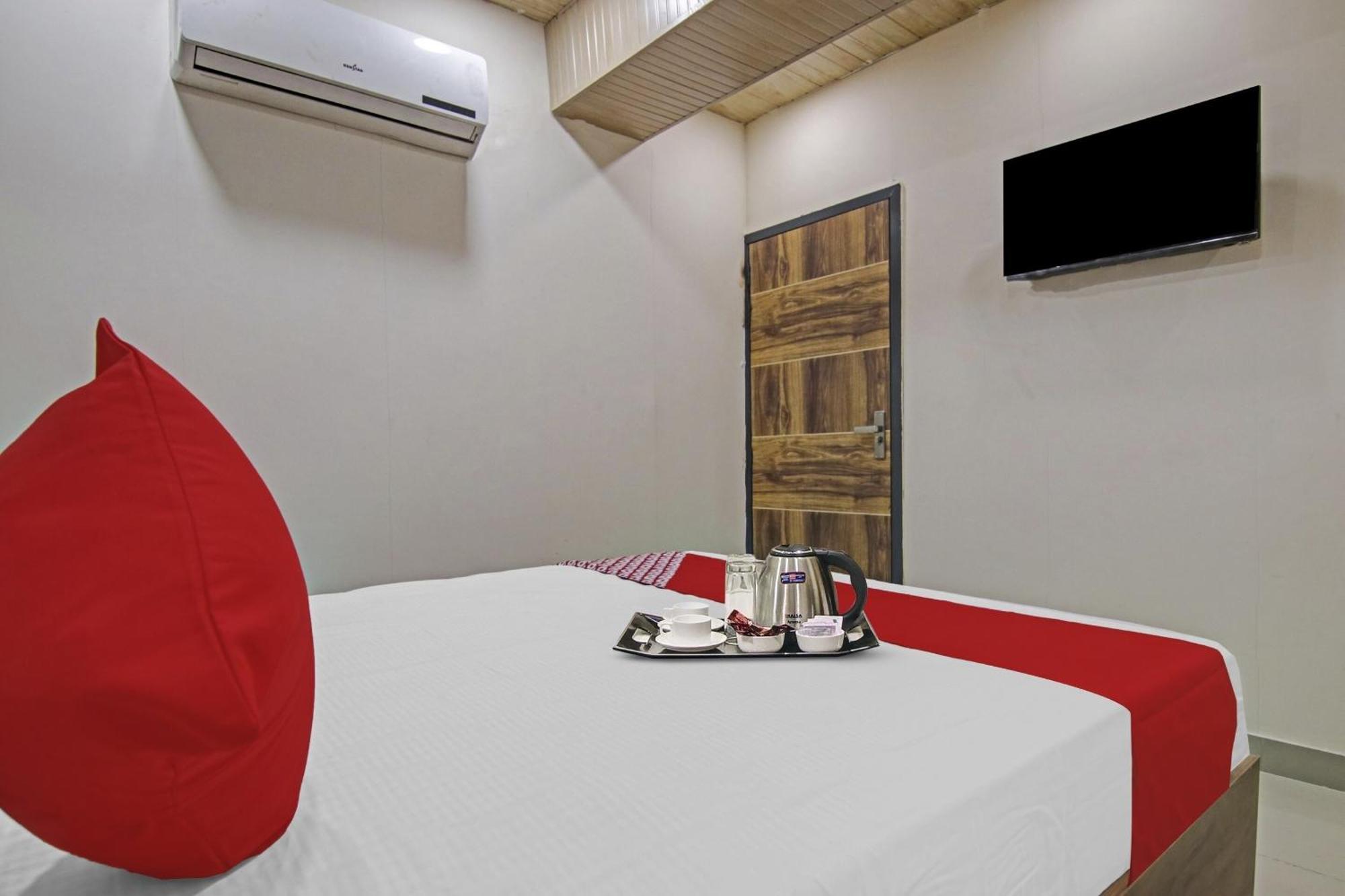 O Sr Residency Near Ccd New Delhi