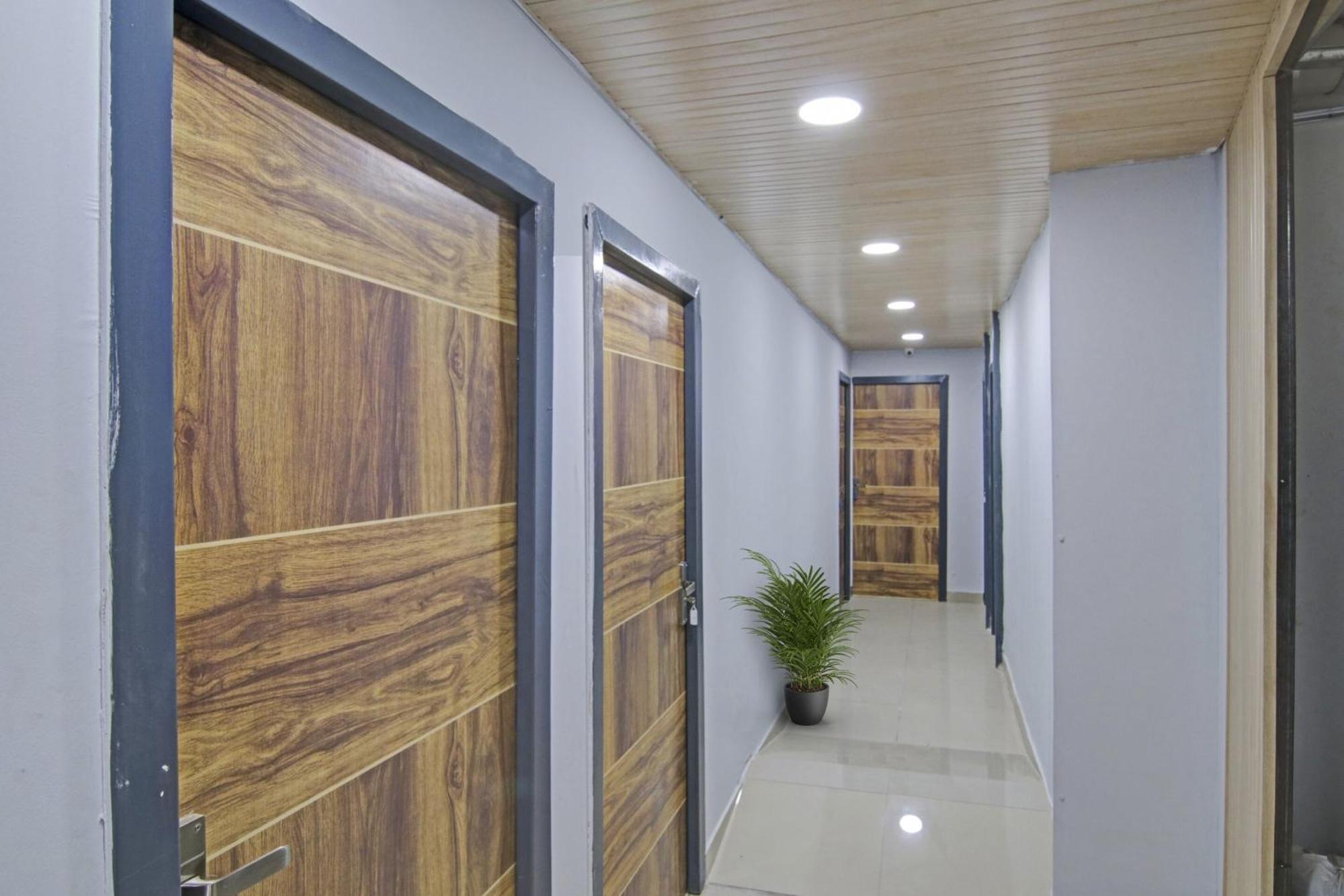 Hotel O Sr Residency Near Ccd